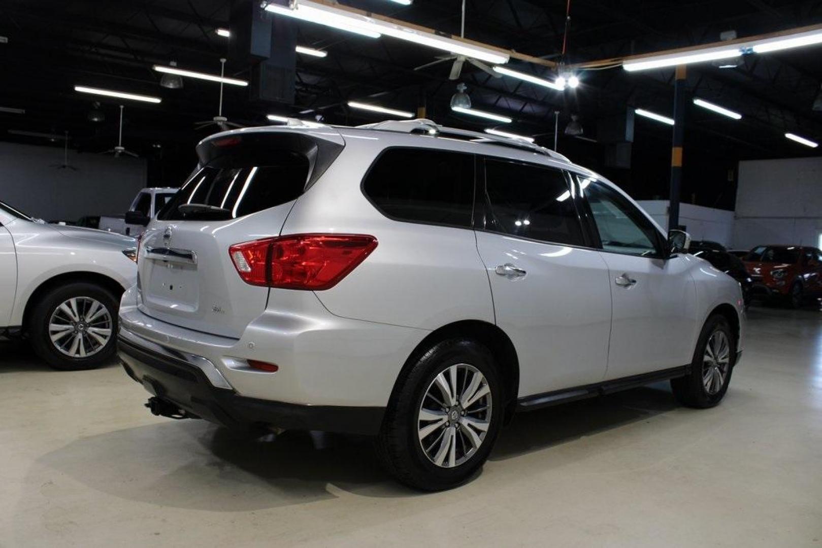 2020 Brilliant Silver Metallic /Charcoal Nissan Pathfinder SL (5N1DR2CN3LC) with an V6 engine, CVT transmission, located at 15300 Midway Rd., Addison, TX, 75001, (972) 702-0011, 32.958321, -96.838074 - 2020 Nissan Pathfinder SV<br>Now Available at Midway Auto Group Addison, Texas<br><br>The 2020 Nissan Pathfinder SV is a versatile 3-row SUV that combines strong performance, advanced technology, and spacious comfort. With seating for seven, a powerful V6 engine, and impressive towing capability, t - Photo#2