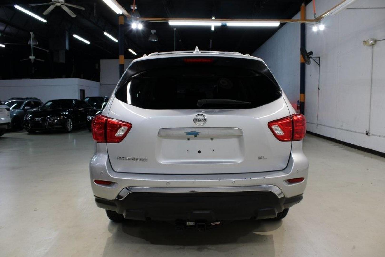 2020 Brilliant Silver Metallic /Charcoal Nissan Pathfinder SL (5N1DR2CN3LC) with an V6 engine, CVT transmission, located at 15300 Midway Rd., Addison, TX, 75001, (972) 702-0011, 32.958321, -96.838074 - 2020 Nissan Pathfinder SV<br>Now Available at Midway Auto Group Addison, Texas<br><br>The 2020 Nissan Pathfinder SV is a versatile 3-row SUV that combines strong performance, advanced technology, and spacious comfort. With seating for seven, a powerful V6 engine, and impressive towing capability, t - Photo#7