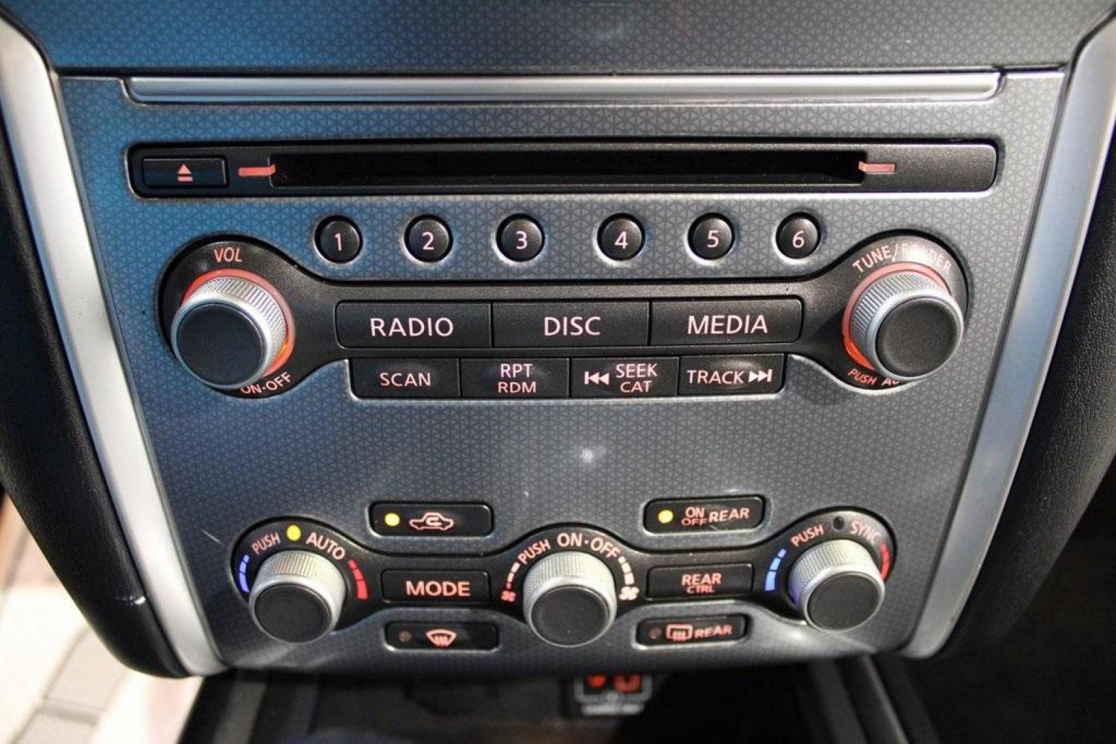 2020 Brilliant Silver Metallic /Charcoal Nissan Pathfinder SL (5N1DR2CN3LC) with an V6 engine, CVT transmission, located at 15300 Midway Rd., Addison, TX, 75001, (972) 702-0011, 32.958321, -96.838074 - 2020 Nissan Pathfinder SV<br>Now Available at Midway Auto Group Addison, Texas<br><br>The 2020 Nissan Pathfinder SV is a versatile 3-row SUV that combines strong performance, advanced technology, and spacious comfort. With seating for seven, a powerful V6 engine, and impressive towing capability, t - Photo#21