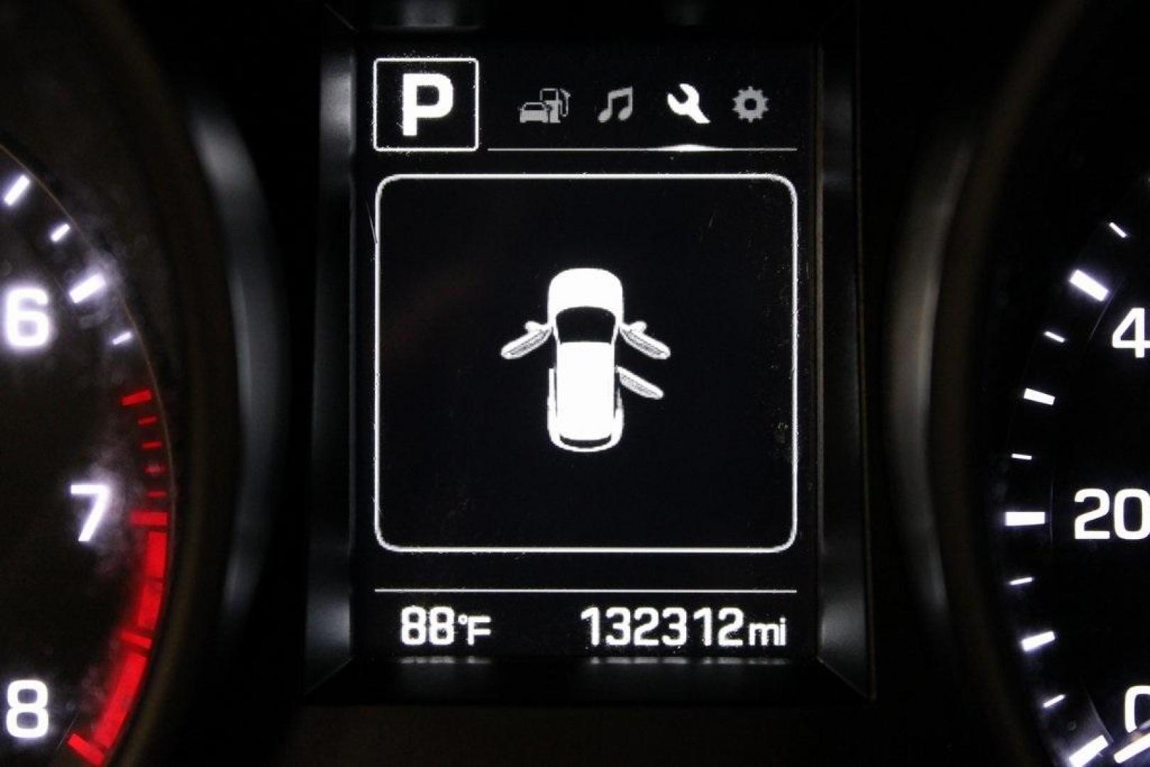 2018 Pearl White /Gray Hyundai Santa Fe Sport 2.4 Base (5XYZT3LB5JG) with an 2.4L I4 DGI DOHC 16V engine, Automatic transmission, located at 15300 Midway Rd., Addison, TX, 75001, (972) 702-0011, 32.958321, -96.838074 - 2018 Hyundai Santa Fe Sport<br>Now Available at Midway Auto Group Addison, Texas<br><br>Spacious, stylish, and versatile, the 2018 Hyundai Santa Fe Sport is a midsize SUV designed to handle daily commutes, weekend getaways, and everything in between. With a comfortable cabin, modern technology, and - Photo#21