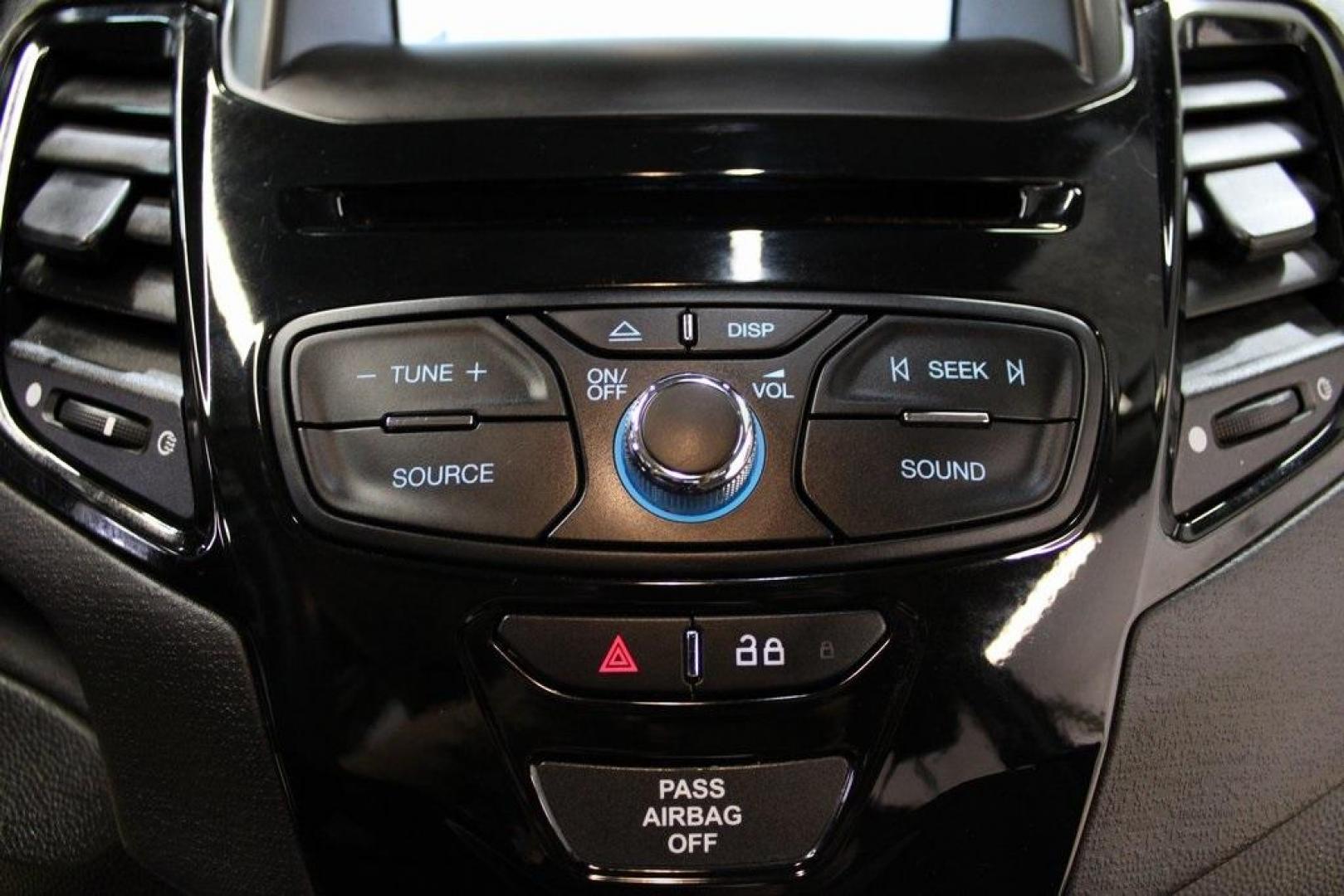 2019 Oxford White /Black Ford Fiesta SE (3FADP4EJXKM) with an 1.6L I4 Ti-VCT engine, Automatic transmission, located at 15300 Midway Rd., Addison, TX, 75001, (972) 702-0011, 32.958321, -96.838074 - Photo#18