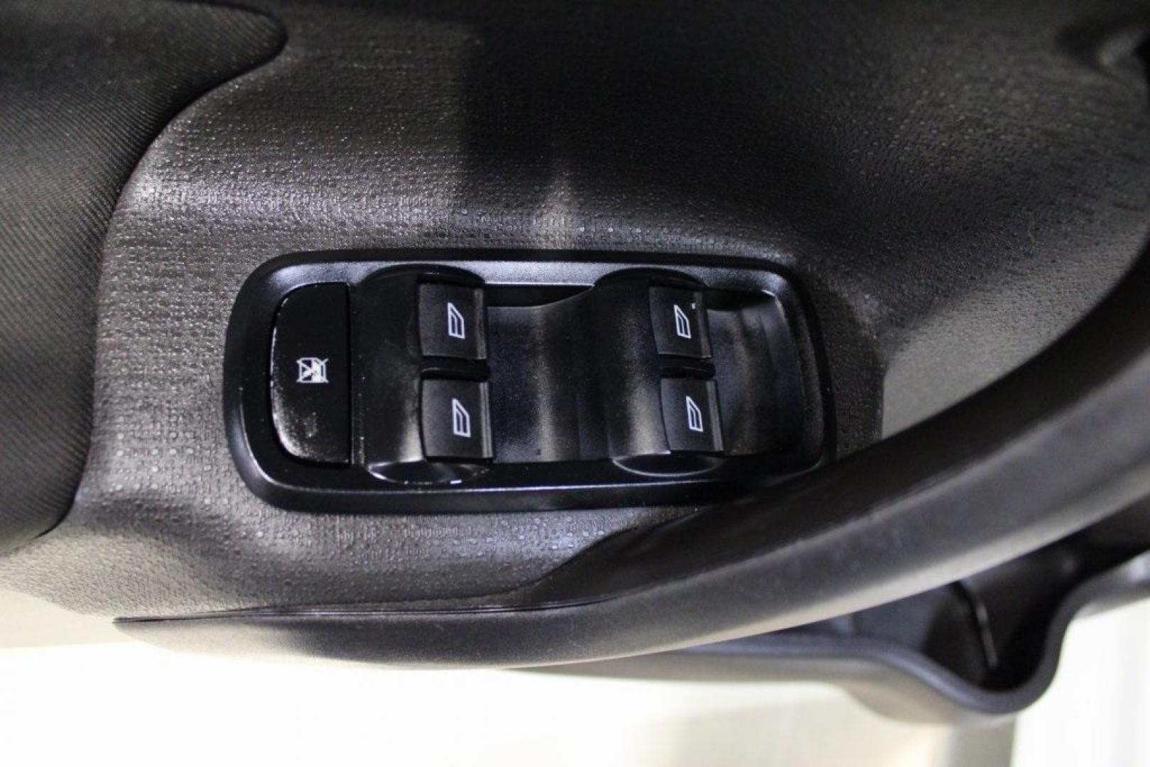 2019 Oxford White /Black Ford Fiesta SE (3FADP4EJXKM) with an 1.6L I4 Ti-VCT engine, Automatic transmission, located at 15300 Midway Rd., Addison, TX, 75001, (972) 702-0011, 32.958321, -96.838074 - Photo#24