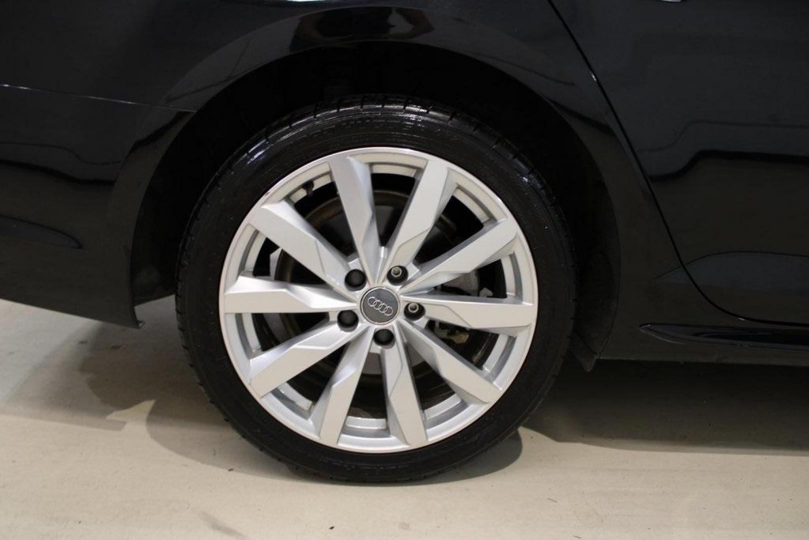 2018 Black Metallic /Black Audi A4 2.0T ultra Premium (WAUKMAF42JN) with an 2.0L I4 TFSI DOHC engine, Automatic transmission, located at 15300 Midway Rd., Addison, TX, 75001, (972) 702-0011, 32.958321, -96.838074 - Photo#11
