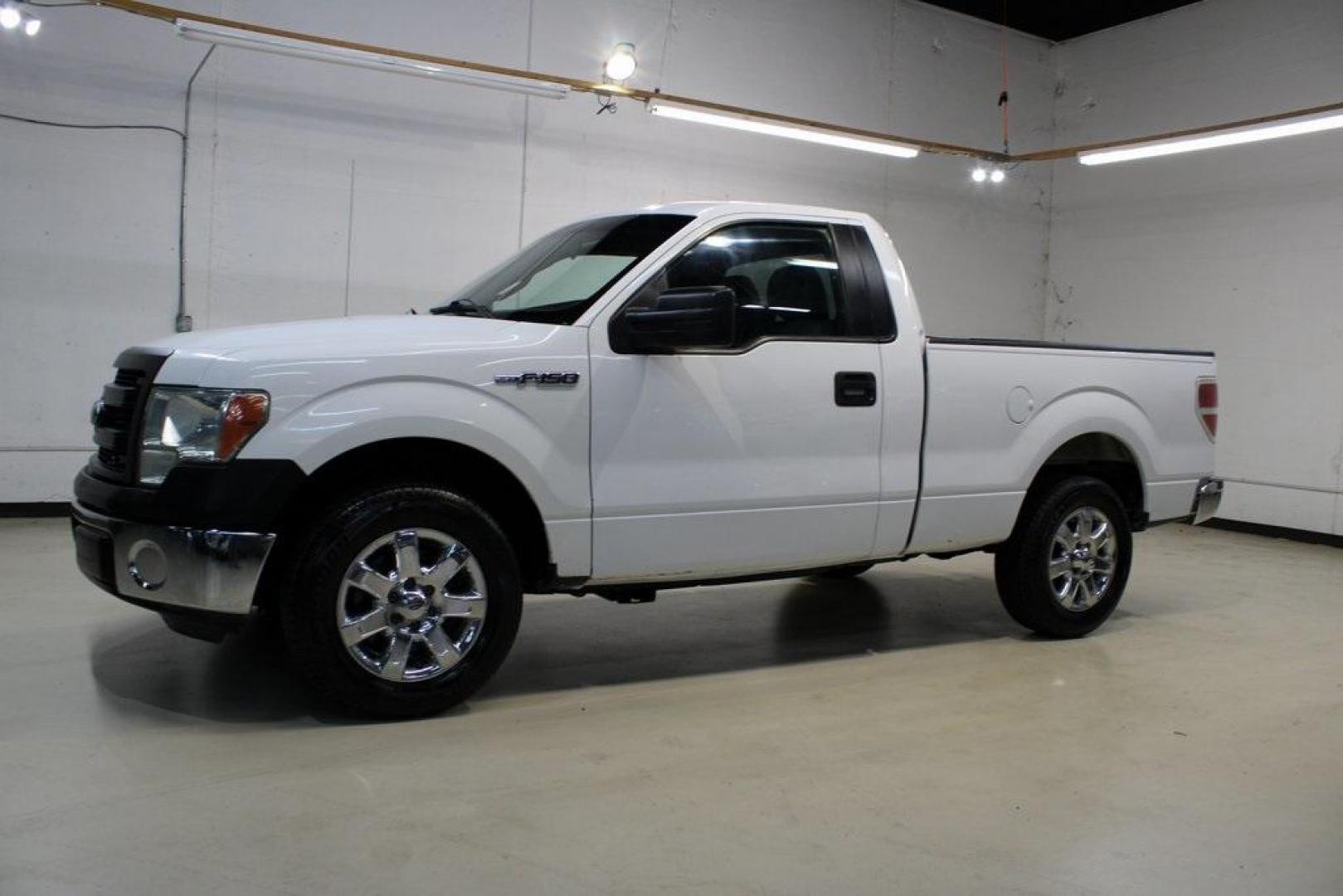 2014 Oxford White /Steel Gray Ford F-150 XL (1FTMF1CM4EK) with an 3.7L V6 FFV engine, Automatic transmission, located at 15300 Midway Rd., Addison, TX, 75001, (972) 702-0011, 32.958321, -96.838074 - Photo#4