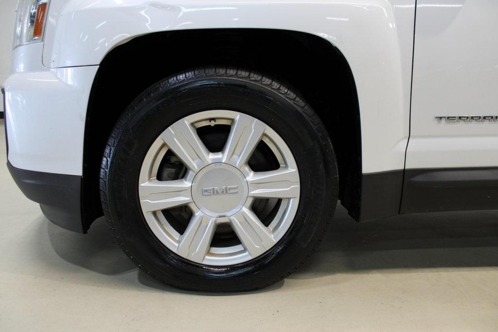 2016 White Frost Tricoat /Jet Black GMC Terrain SLE-1 (2GKALMEK7G6) with an 2.4L 4-Cylinder SIDI DOHC VVT engine, Automatic transmission, located at 15300 Midway Rd., Addison, TX, 75001, (972) 702-0011, 32.958321, -96.838074 - HOME OF THE NO HAGGLE PRICE - WHOLESALE PRICES TO THE PUBLIC!! Odometer is 24603 miles below market average!<br><br>White Frost Tricoat 2016 GMC Terrain SLE-1<br><br>22/32 City/Highway MPG<br><br>Awards:<br> * JD Power Initial Quality Study (IQS) * 2016 IIHS Top Safety Pick * 2016 IIHS Top Safe - Photo#9