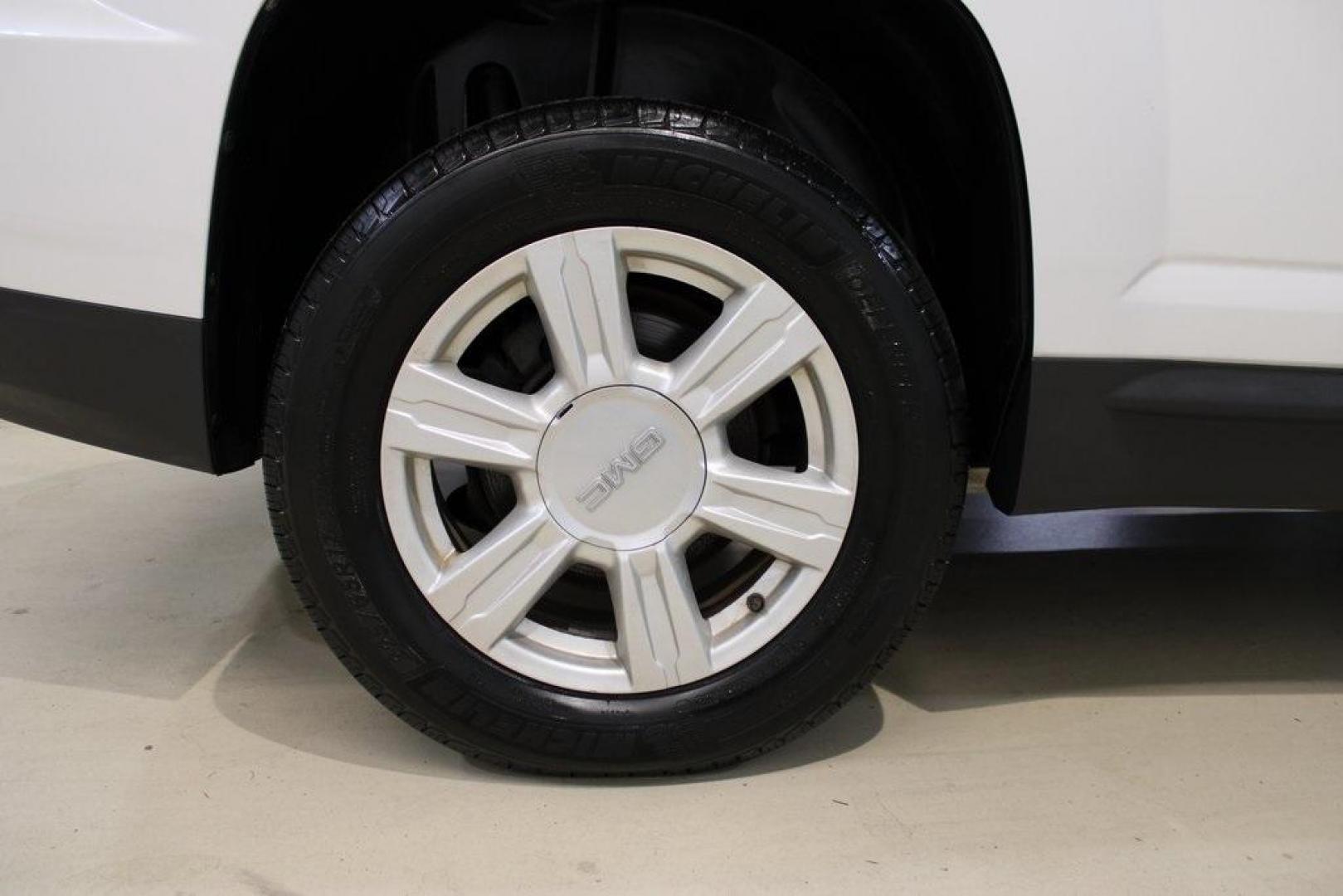 2016 White Frost Tricoat /Jet Black GMC Terrain SLE-1 (2GKALMEK7G6) with an 2.4L 4-Cylinder SIDI DOHC VVT engine, Automatic transmission, located at 15300 Midway Rd., Addison, TX, 75001, (972) 702-0011, 32.958321, -96.838074 - HOME OF THE NO HAGGLE PRICE - WHOLESALE PRICES TO THE PUBLIC!! Odometer is 24603 miles below market average!<br><br>White Frost Tricoat 2016 GMC Terrain SLE-1<br><br>22/32 City/Highway MPG<br><br>Awards:<br> * JD Power Initial Quality Study (IQS) * 2016 IIHS Top Safety Pick * 2016 IIHS Top Safe - Photo#11
