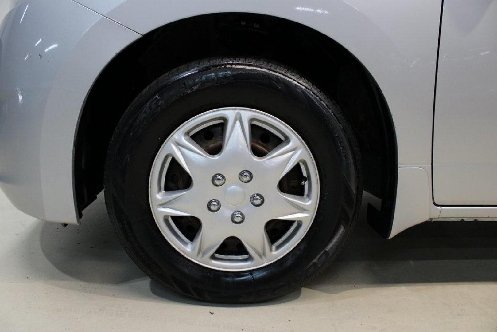 2015 Brilliant Silver /Gray Nissan Quest 3.5 S (JN8AE2KP2F9) with an 3.5L 6-Cylinder DOHC engine, CVT transmission, located at 15300 Midway Rd., Addison, TX, 75001, (972) 702-0011, 32.958321, -96.838074 - HOME OF THE NO HAGGLE PRICE - WHOLESALE PRICES TO THE PUBLIC!!<br><br>Brilliant Silver 2015 Nissan Quest 3.5 S<br><br>Recent Arrival! 20/27 City/Highway MPG<br><br><br>At Midway Auto Group, we strive to provide you with the best quality vehicles for the lowest possible price, and this 2015 Nissan Qu - Photo#8
