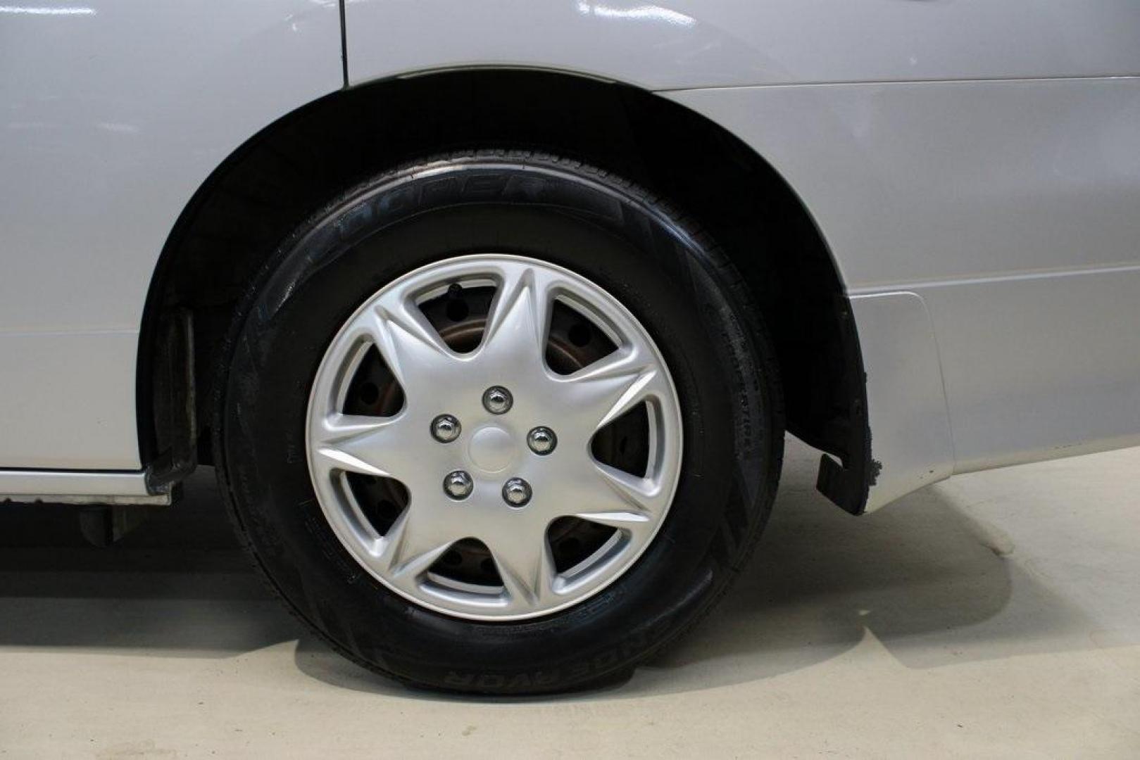 2015 Brilliant Silver /Gray Nissan Quest 3.5 S (JN8AE2KP2F9) with an 3.5L 6-Cylinder DOHC engine, CVT transmission, located at 15300 Midway Rd., Addison, TX, 75001, (972) 702-0011, 32.958321, -96.838074 - HOME OF THE NO HAGGLE PRICE - WHOLESALE PRICES TO THE PUBLIC!!<br><br>Brilliant Silver 2015 Nissan Quest 3.5 S<br><br>Recent Arrival! 20/27 City/Highway MPG<br><br><br>At Midway Auto Group, we strive to provide you with the best quality vehicles for the lowest possible price, and this 2015 Nissan Qu - Photo#9