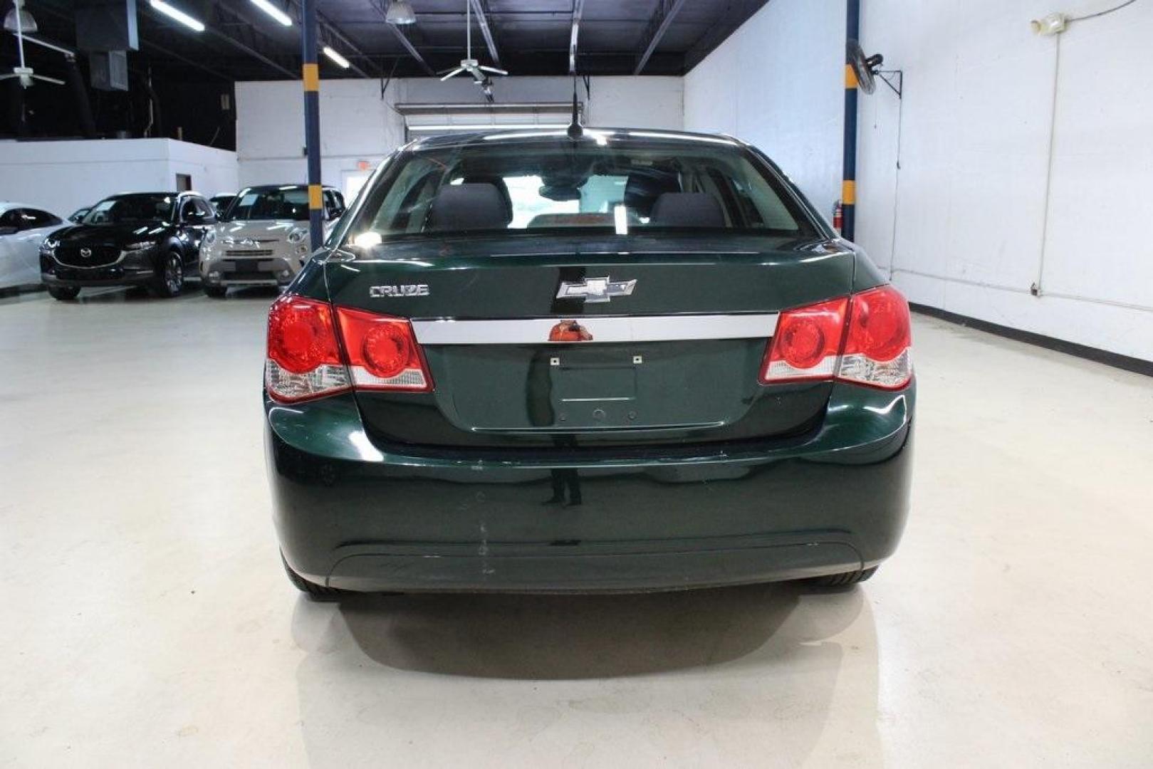 2014 Rainforest Green Metallic /Jet Black Chevrolet Cruze 1LT (1G1PC5SB3E7) with an ECOTEC 1.4L I4 SMPI DOHC Turbocharged VVT engine, Automatic transmission, located at 15300 Midway Rd., Addison, TX, 75001, (972) 702-0011, 32.958321, -96.838074 - Photo#3