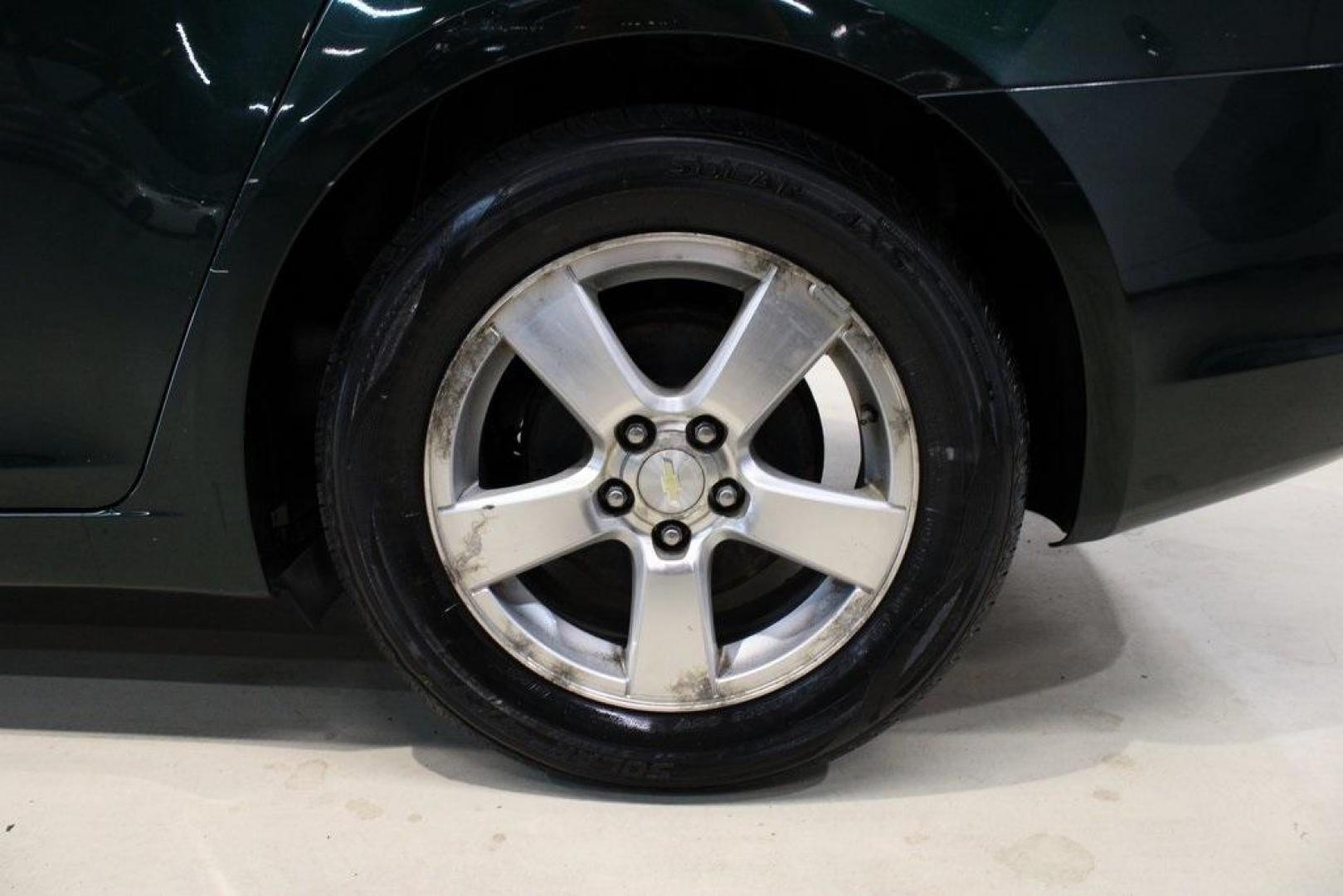 2014 Rainforest Green Metallic /Jet Black Chevrolet Cruze 1LT (1G1PC5SB3E7) with an ECOTEC 1.4L I4 SMPI DOHC Turbocharged VVT engine, Automatic transmission, located at 15300 Midway Rd., Addison, TX, 75001, (972) 702-0011, 32.958321, -96.838074 - Photo#5