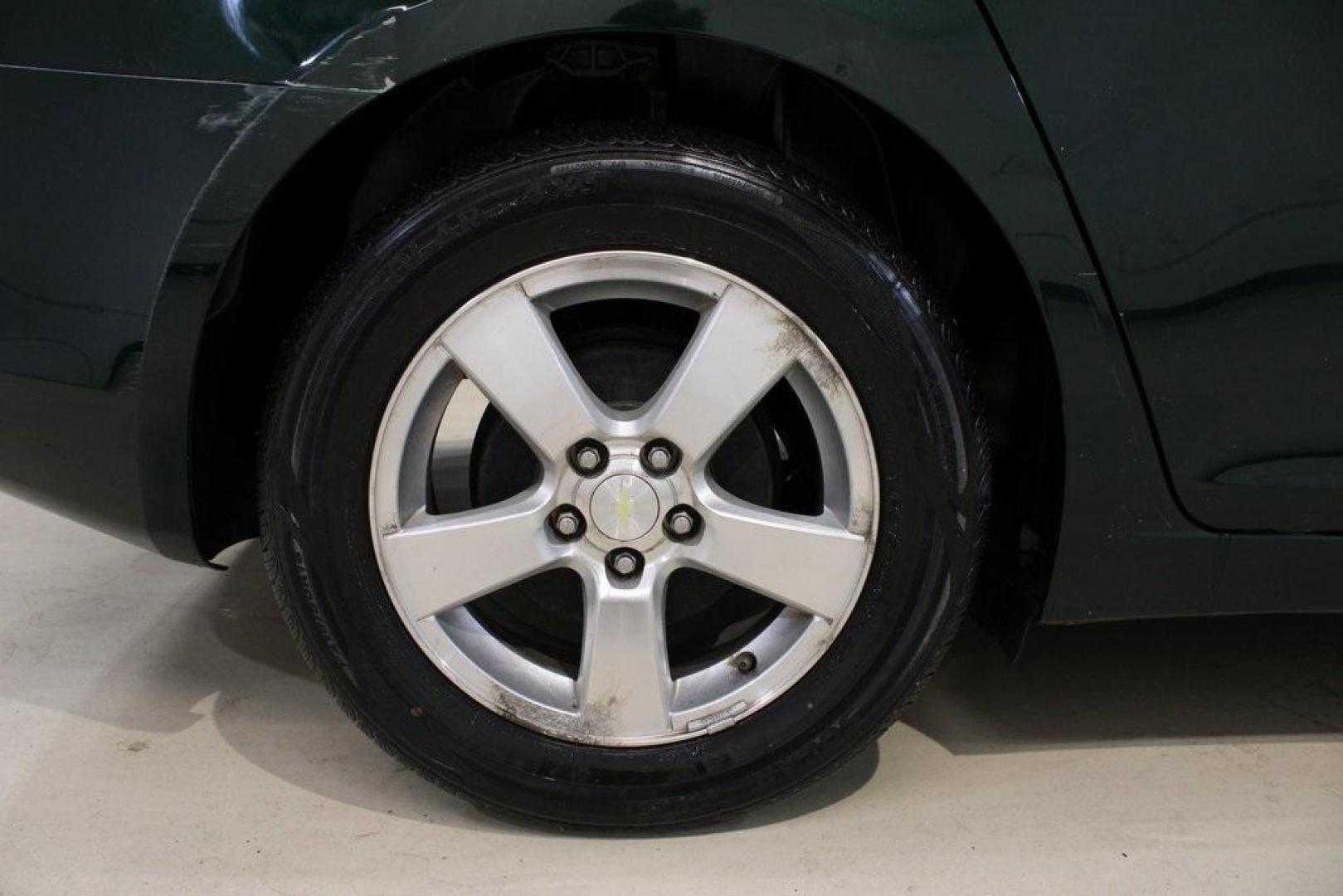 2014 Rainforest Green Metallic /Jet Black Chevrolet Cruze 1LT (1G1PC5SB3E7) with an ECOTEC 1.4L I4 SMPI DOHC Turbocharged VVT engine, Automatic transmission, located at 15300 Midway Rd., Addison, TX, 75001, (972) 702-0011, 32.958321, -96.838074 - Photo#6