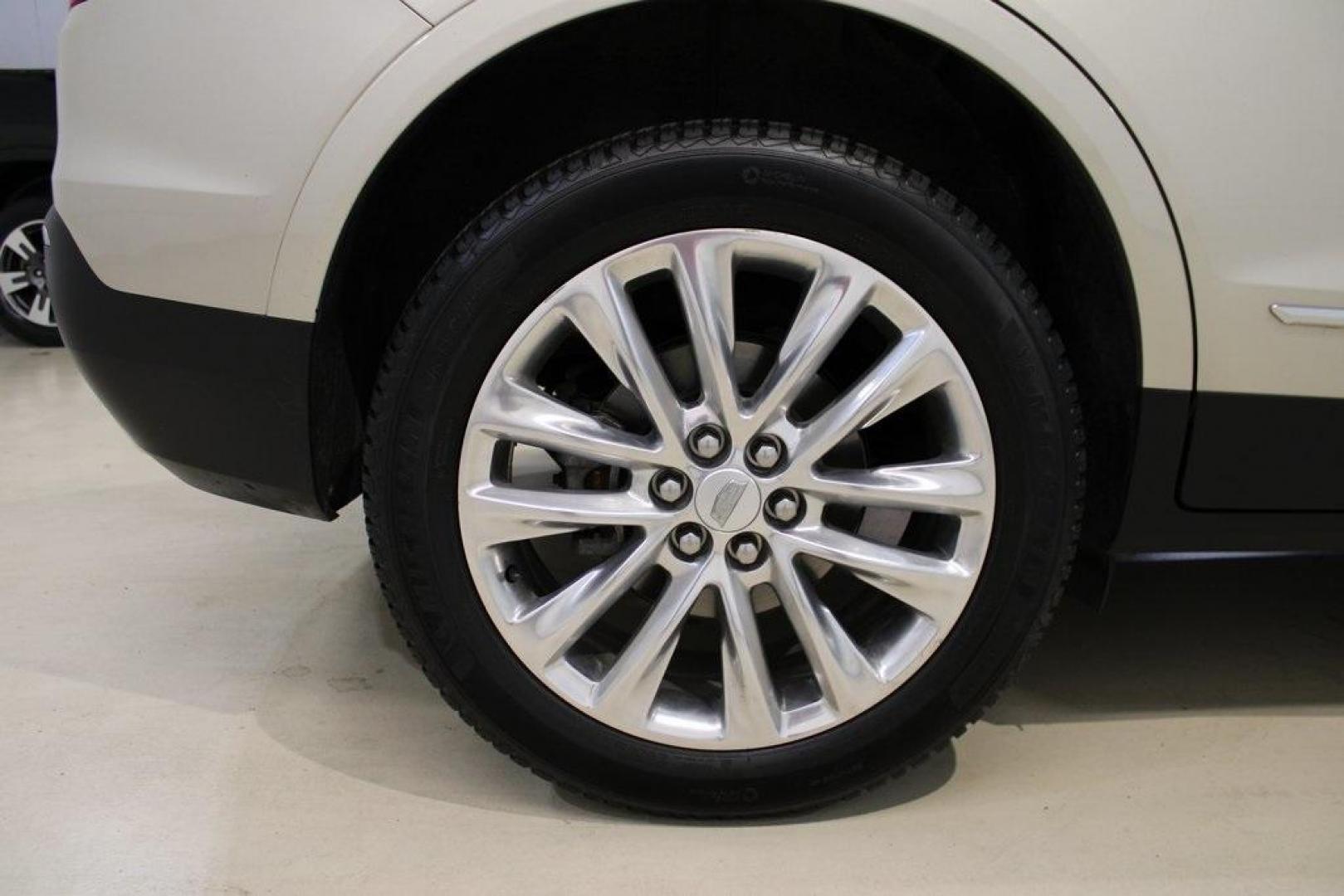 2017 Silver Coast Metallic /Maple Sugar Cadillac XT5 Platinum (1GYKNFRS7HZ) with an 3.6L V6 DI VVT engine, Automatic transmission, located at 15300 Midway Rd., Addison, TX, 75001, (972) 702-0011, 32.958321, -96.838074 - Photo#10