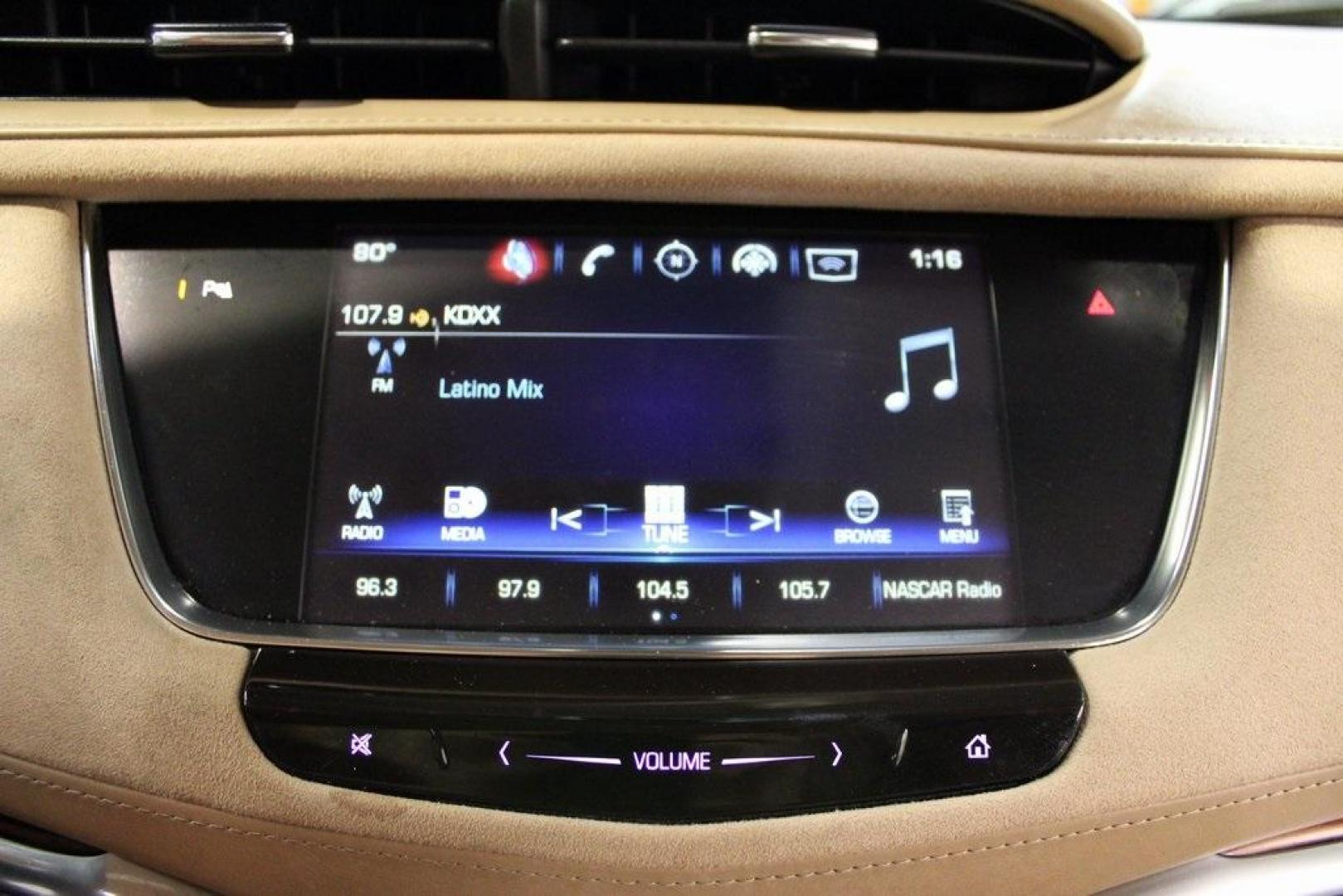 2017 Silver Coast Metallic /Maple Sugar Cadillac XT5 Platinum (1GYKNFRS7HZ) with an 3.6L V6 DI VVT engine, Automatic transmission, located at 15300 Midway Rd., Addison, TX, 75001, (972) 702-0011, 32.958321, -96.838074 - Photo#18