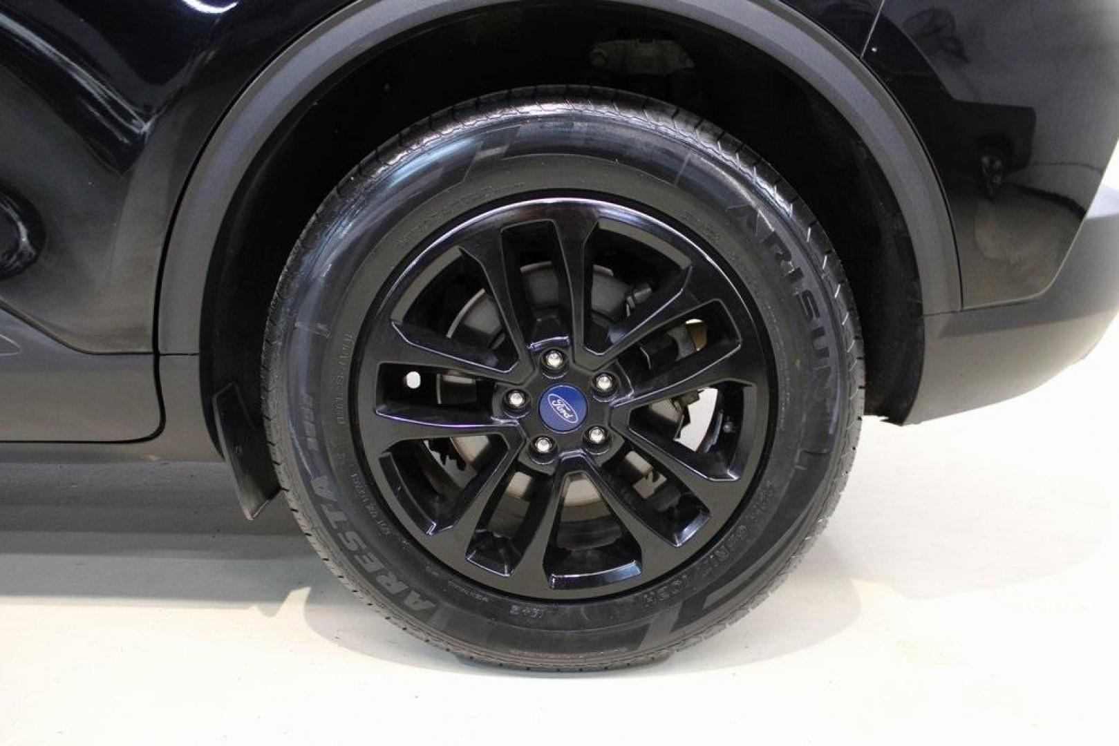 2020 Black /Sandstone Ford Escape SE (1FMCU0G61LU) with an 1.5L EcoBoost engine, Automatic transmission, located at 15300 Midway Rd., Addison, TX, 75001, (972) 702-0011, 32.958321, -96.838074 - Photo#9