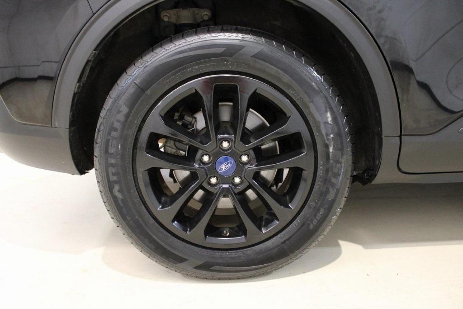 2020 Black /Sandstone Ford Escape SE (1FMCU0G61LU) with an 1.5L EcoBoost engine, Automatic transmission, located at 15300 Midway Rd., Addison, TX, 75001, (972) 702-0011, 32.958321, -96.838074 - Photo#10