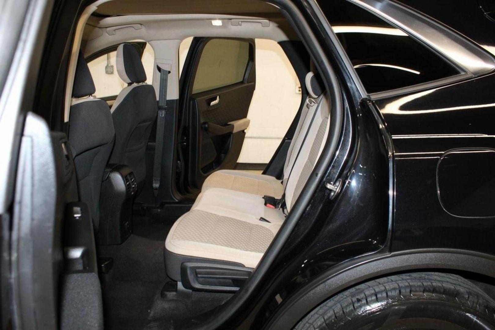 2020 Black /Sandstone Ford Escape SE (1FMCU0G61LU) with an 1.5L EcoBoost engine, Automatic transmission, located at 15300 Midway Rd., Addison, TX, 75001, (972) 702-0011, 32.958321, -96.838074 - Photo#16
