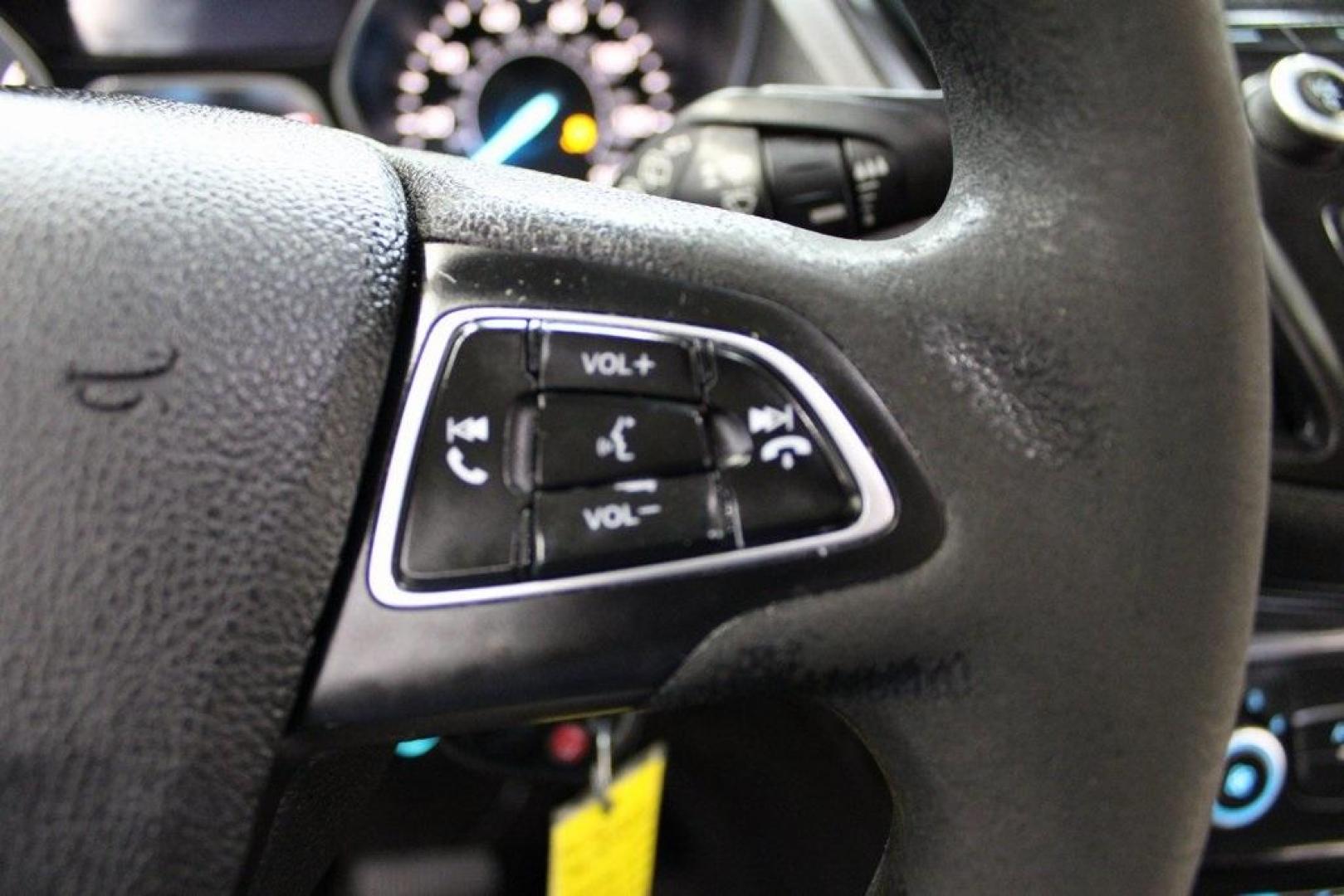 2019 Oxford White /Chromite Gray/Chrcl Black Ford Escape S (1FMCU0F75KU) with an 2.5L i-VCT engine, Automatic transmission, located at 15300 Midway Rd., Addison, TX, 75001, (972) 702-0011, 32.958321, -96.838074 - Photo#15