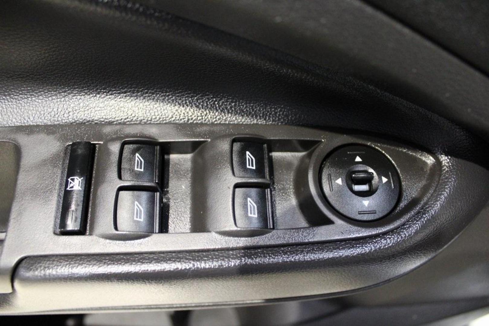 2019 Oxford White /Chromite Gray/Chrcl Black Ford Escape S (1FMCU0F75KU) with an 2.5L i-VCT engine, Automatic transmission, located at 15300 Midway Rd., Addison, TX, 75001, (972) 702-0011, 32.958321, -96.838074 - Photo#17