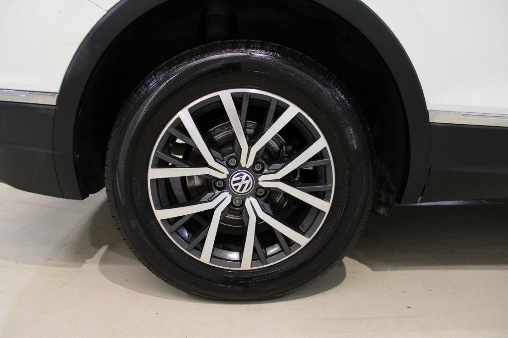 2018 Pure White /Golden Oak and Black Volkswagen Tiguan 2.0T SE (3VV3B7AX1JM) with an 2.0L TSI DOHC engine, Automatic transmission, located at 15300 Midway Rd., Addison, TX, 75001, (972) 702-0011, 32.958321, -96.838074 - Photo#10