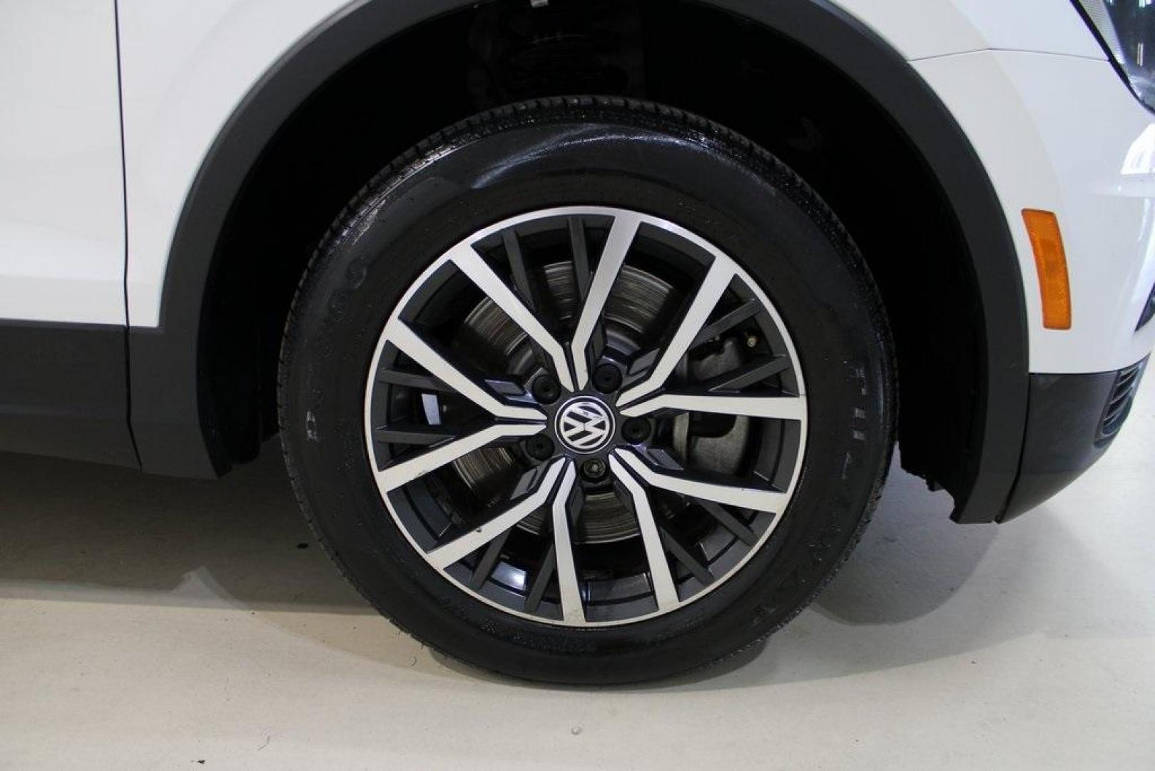 2018 Pure White /Golden Oak and Black Volkswagen Tiguan 2.0T SE (3VV3B7AX1JM) with an 2.0L TSI DOHC engine, Automatic transmission, located at 15300 Midway Rd., Addison, TX, 75001, (972) 702-0011, 32.958321, -96.838074 - Photo#11