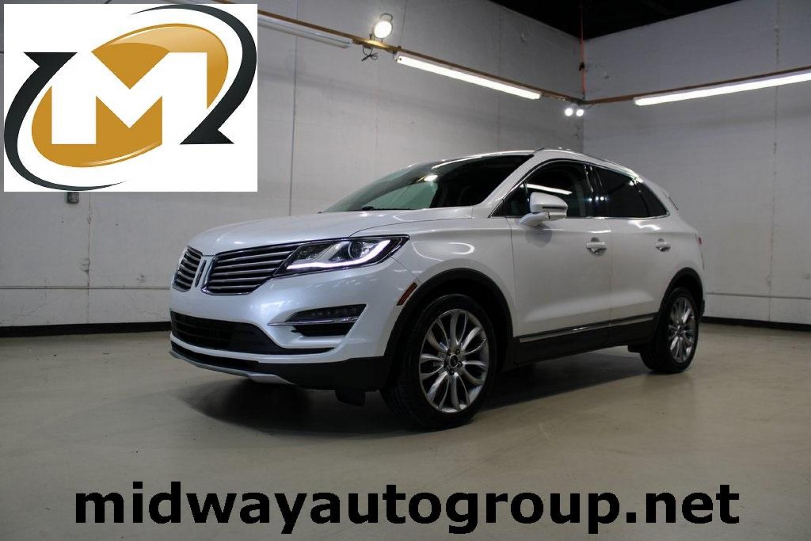 2016 White Platinum Clearcoat Metallic /White Sands/Espresso Lincoln MKC Reserve (5LMCJ3C98GU) with an EcoBoost 2.0L I4 GTDi DOHC Turbocharged VCT engine, Automatic transmission, located at 15300 Midway Rd., Addison, TX, 75001, (972) 702-0011, 32.958321, -96.838074 - Photo#0