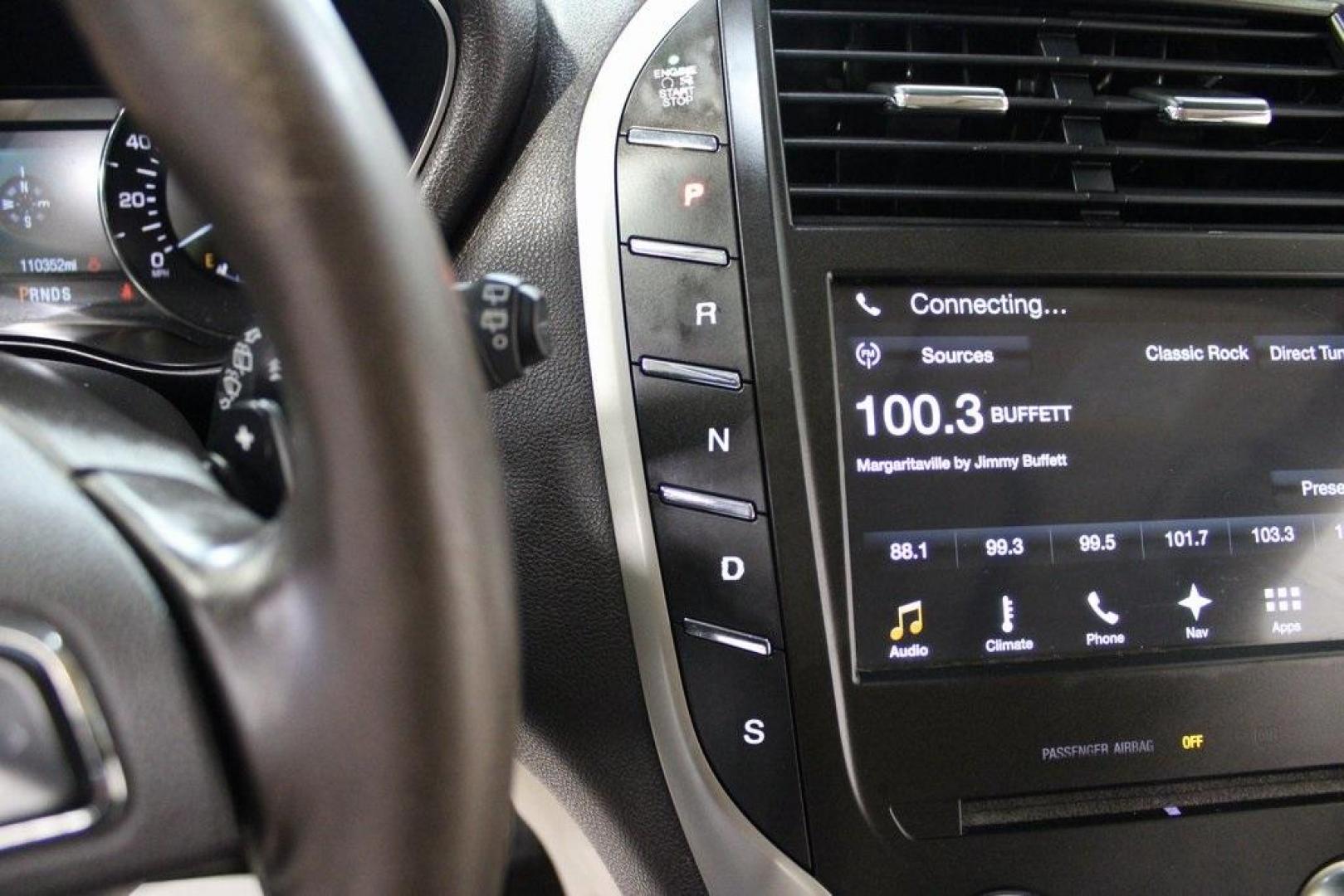 2016 White Platinum Clearcoat Metallic /White Sands/Espresso Lincoln MKC Reserve (5LMCJ3C98GU) with an EcoBoost 2.0L I4 GTDi DOHC Turbocharged VCT engine, Automatic transmission, located at 15300 Midway Rd., Addison, TX, 75001, (972) 702-0011, 32.958321, -96.838074 - Photo#22