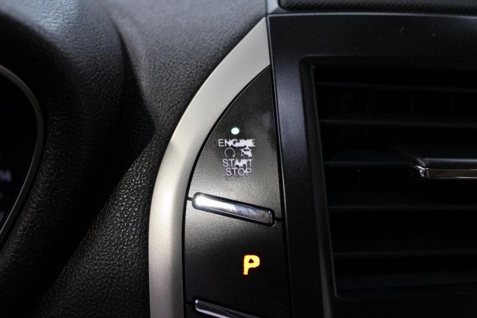 2016 White Platinum Clearcoat Metallic /White Sands/Espresso Lincoln MKC Reserve (5LMCJ3C98GU) with an EcoBoost 2.0L I4 GTDi DOHC Turbocharged VCT engine, Automatic transmission, located at 15300 Midway Rd., Addison, TX, 75001, (972) 702-0011, 32.958321, -96.838074 - Photo#23