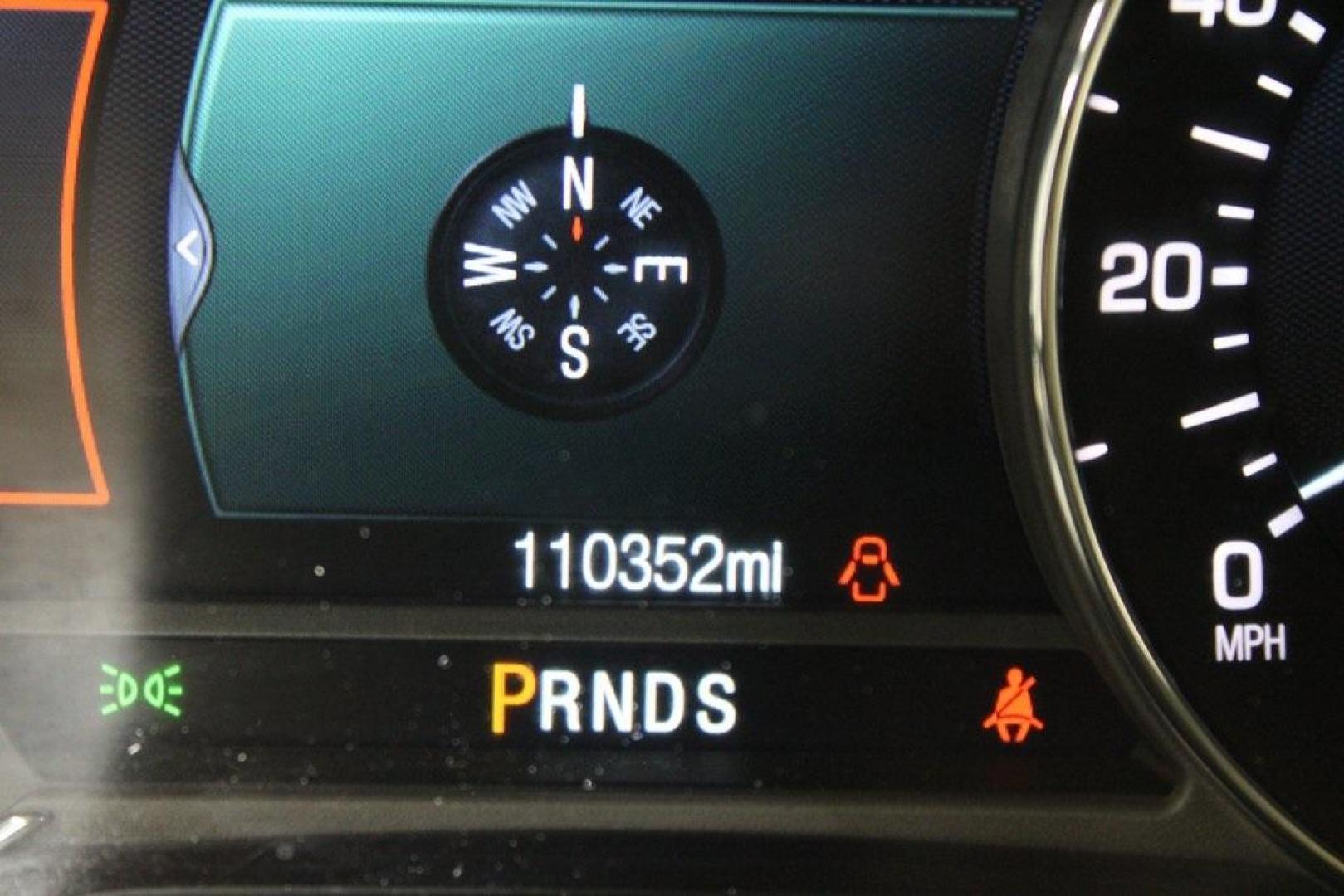 2016 White Platinum Clearcoat Metallic /White Sands/Espresso Lincoln MKC Reserve (5LMCJ3C98GU) with an EcoBoost 2.0L I4 GTDi DOHC Turbocharged VCT engine, Automatic transmission, located at 15300 Midway Rd., Addison, TX, 75001, (972) 702-0011, 32.958321, -96.838074 - Photo#24