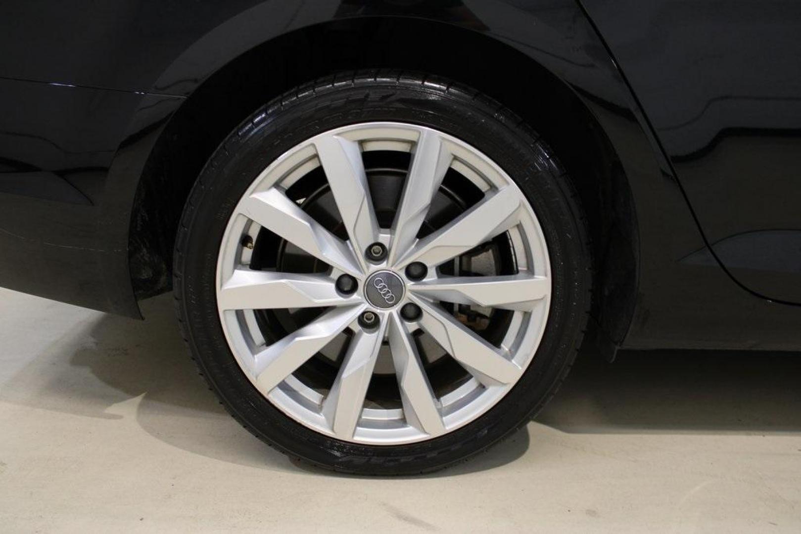 2017 Black Metallic /Black Audi A4 2.0T Premium (WAUANAF47HN) with an 2.0L I4 TFSI DOHC engine, Automatic transmission, located at 15300 Midway Rd., Addison, TX, 75001, (972) 702-0011, 32.958321, -96.838074 - Photo#10