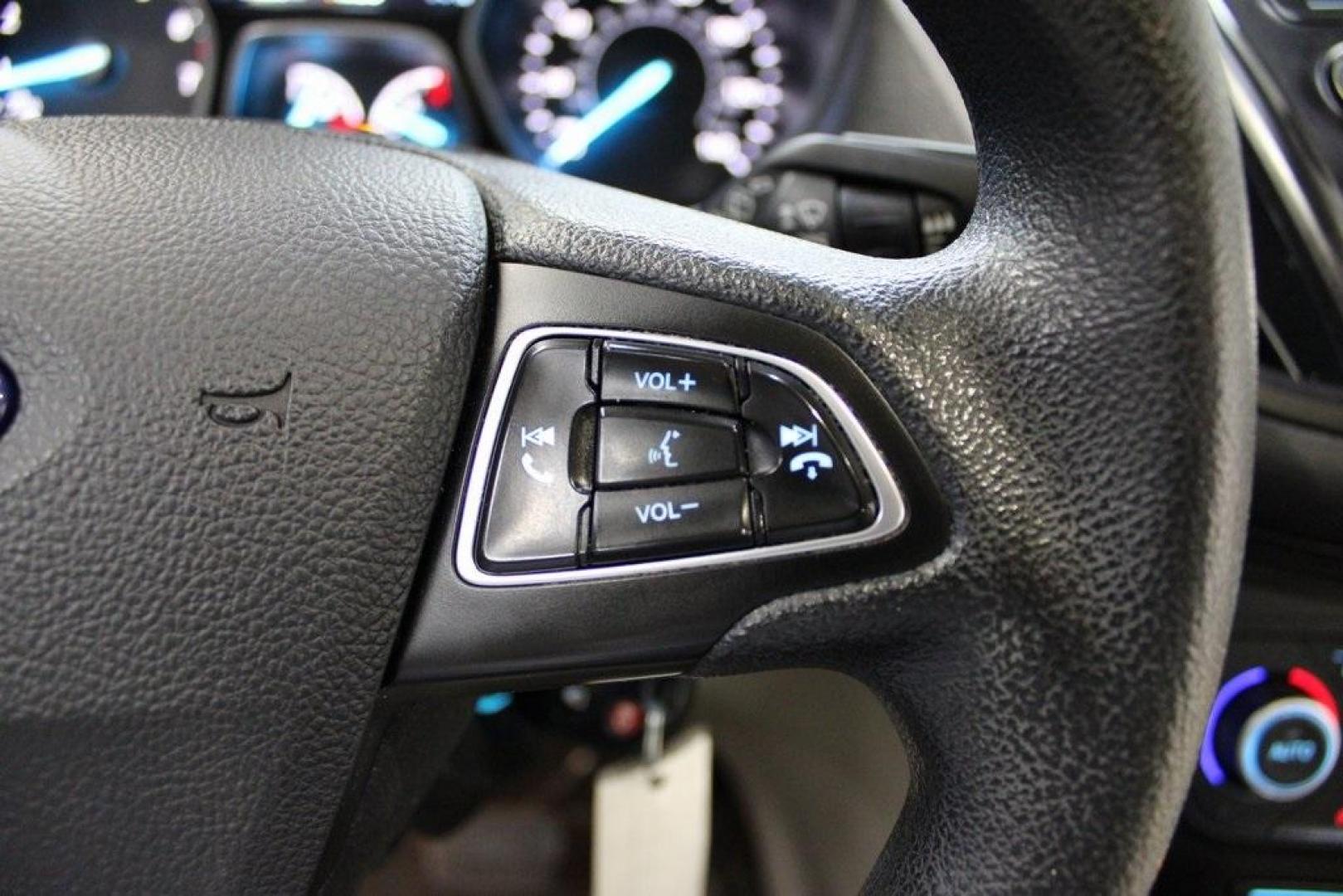 2018 Ingot Silver /Medium Light Stone Ford Escape SE (1FMCU0GD6JU) with an EcoBoost 2.0L I4 GTDi DOHC Turbocharged VCT engine, Automatic transmission, located at 15300 Midway Rd., Addison, TX, 75001, (972) 702-0011, 32.958321, -96.838074 - Photo#24