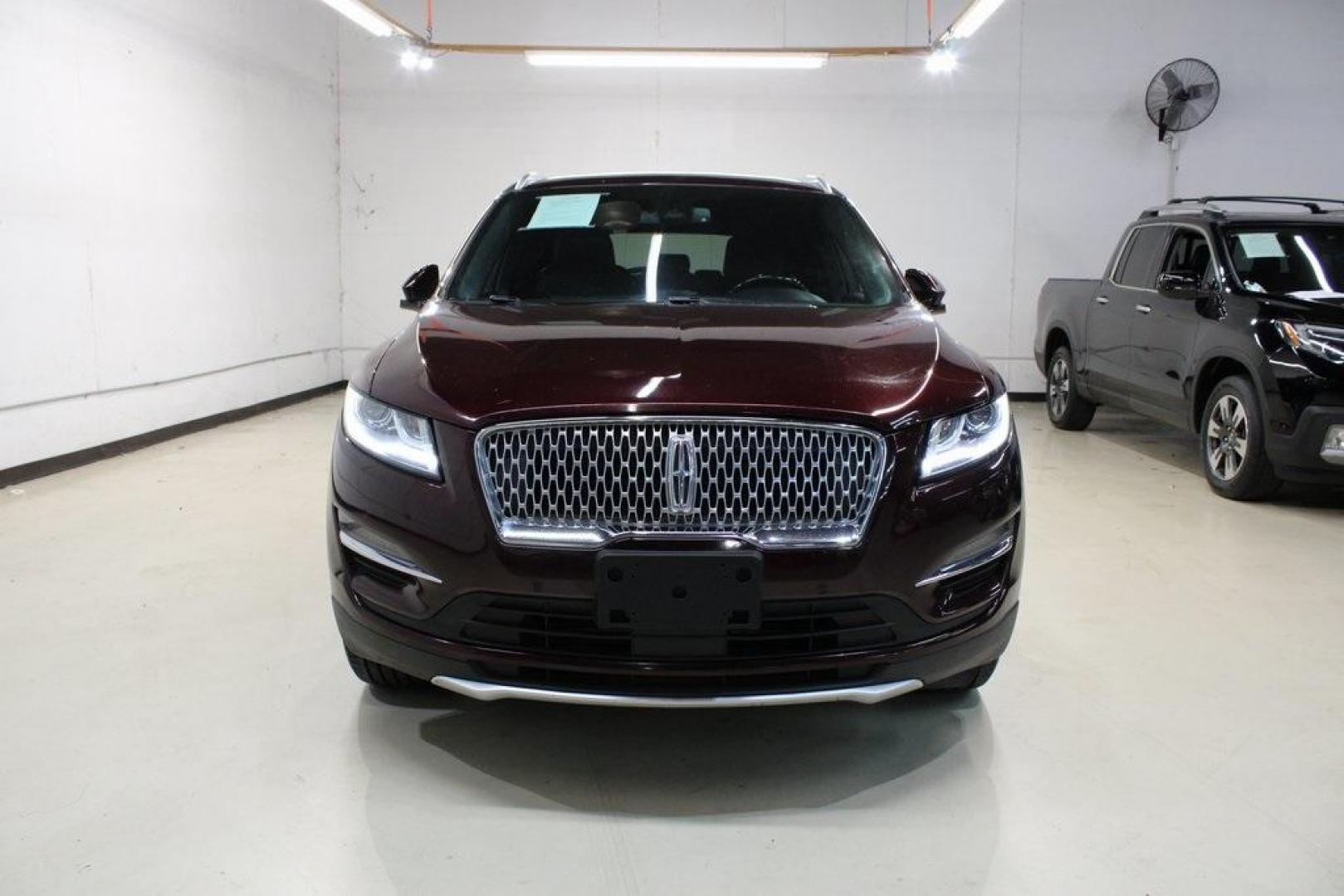 2019 Burgundy /Ebony Lincoln MKC Reserve (5LMCJ3D9XKU) with an 2.0L I4 engine, Automatic transmission, located at 15300 Midway Rd., Addison, TX, 75001, (972) 702-0011, 32.958321, -96.838074 - Photo#5