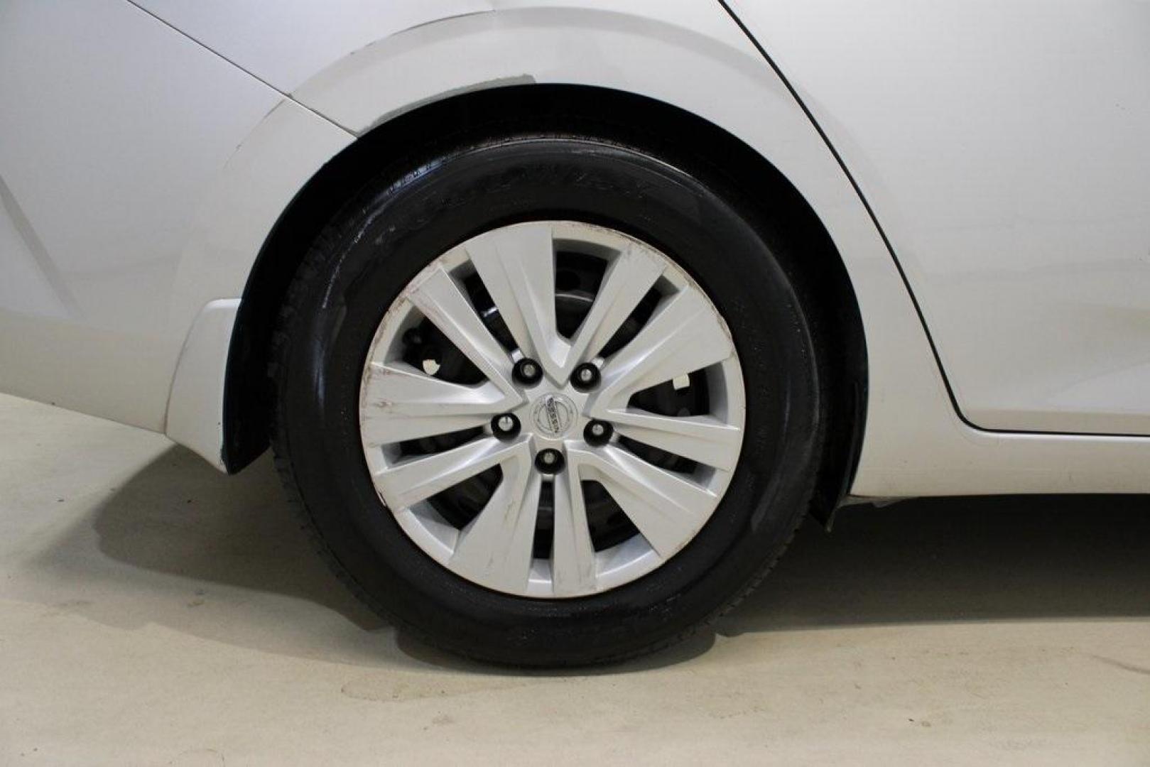 2021 Brilliant Silver Metallic /Charcoal Nissan Sentra S (3N1AB8BV6MY) with an 2.0L DOHC engine, CVT transmission, located at 15300 Midway Rd., Addison, TX, 75001, (972) 702-0011, 32.958321, -96.838074 - Photo#10