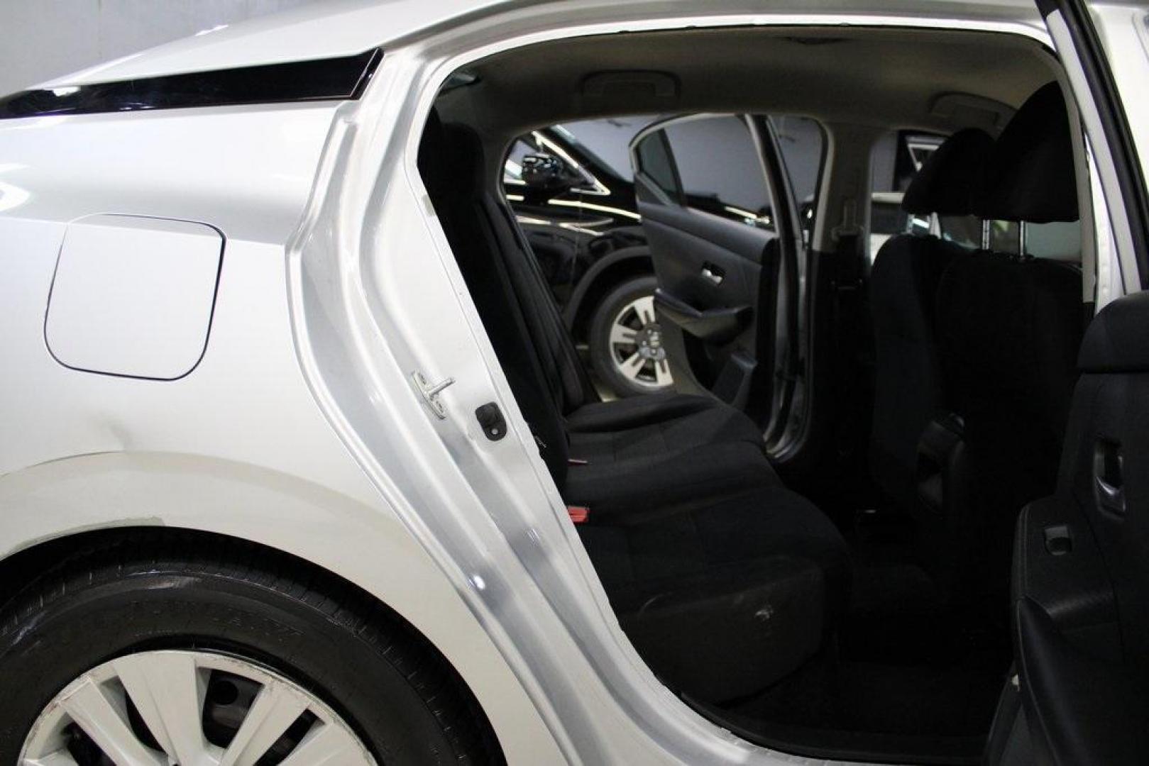 2021 Brilliant Silver Metallic /Charcoal Nissan Sentra S (3N1AB8BV6MY) with an 2.0L DOHC engine, CVT transmission, located at 15300 Midway Rd., Addison, TX, 75001, (972) 702-0011, 32.958321, -96.838074 - Photo#14