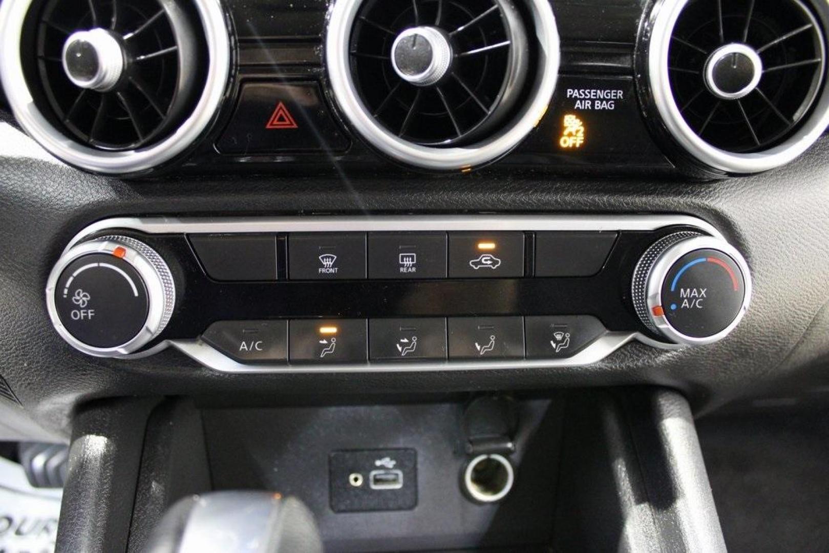 2021 Brilliant Silver Metallic /Charcoal Nissan Sentra S (3N1AB8BV6MY) with an 2.0L DOHC engine, CVT transmission, located at 15300 Midway Rd., Addison, TX, 75001, (972) 702-0011, 32.958321, -96.838074 - Photo#19