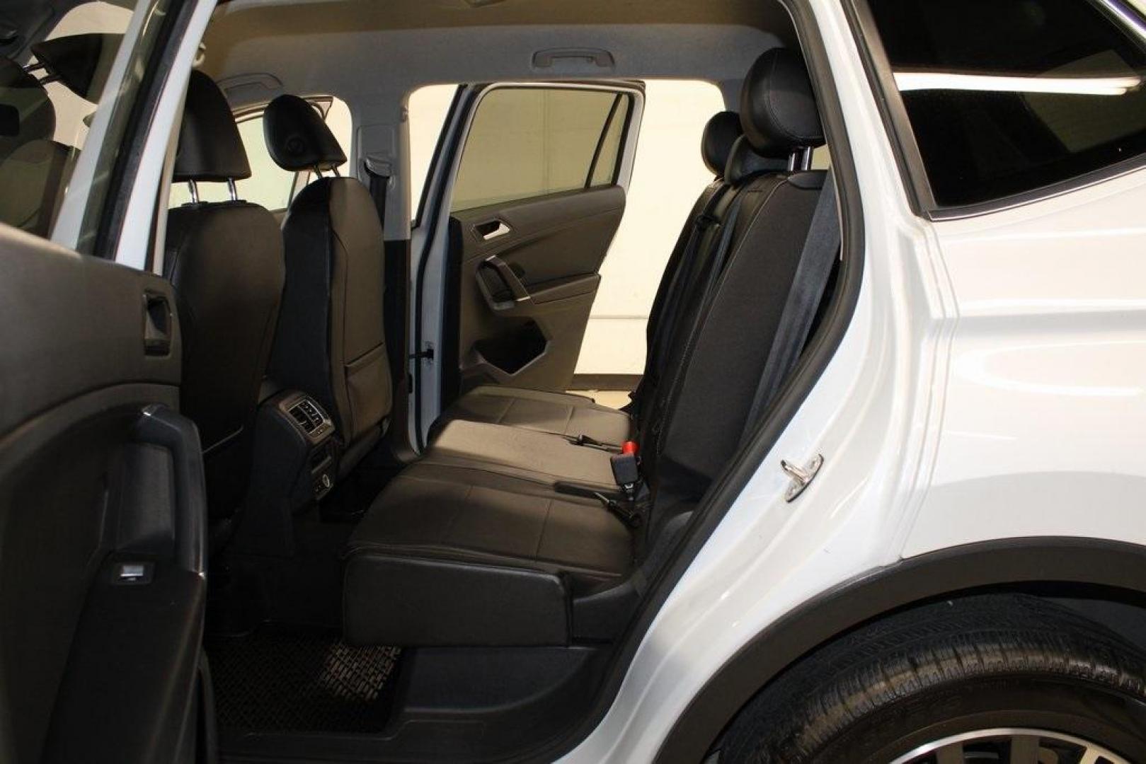 2018 Silk Blue Metallic /Titan Black Volkswagen Tiguan 2.0T SEL (3VV3B7AX2JM) with an 2.0L TSI DOHC engine, Automatic transmission, located at 15300 Midway Rd., Addison, TX, 75001, (972) 702-0011, 32.958321, -96.838074 - Photo#15