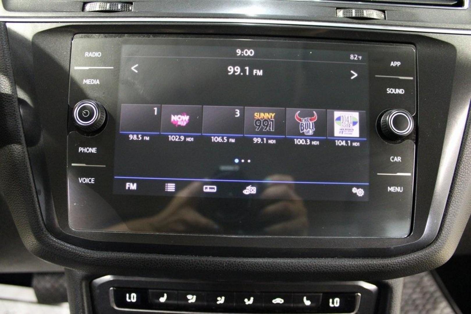 2018 Silk Blue Metallic /Titan Black Volkswagen Tiguan 2.0T SEL (3VV3B7AX2JM) with an 2.0L TSI DOHC engine, Automatic transmission, located at 15300 Midway Rd., Addison, TX, 75001, (972) 702-0011, 32.958321, -96.838074 - Photo#18