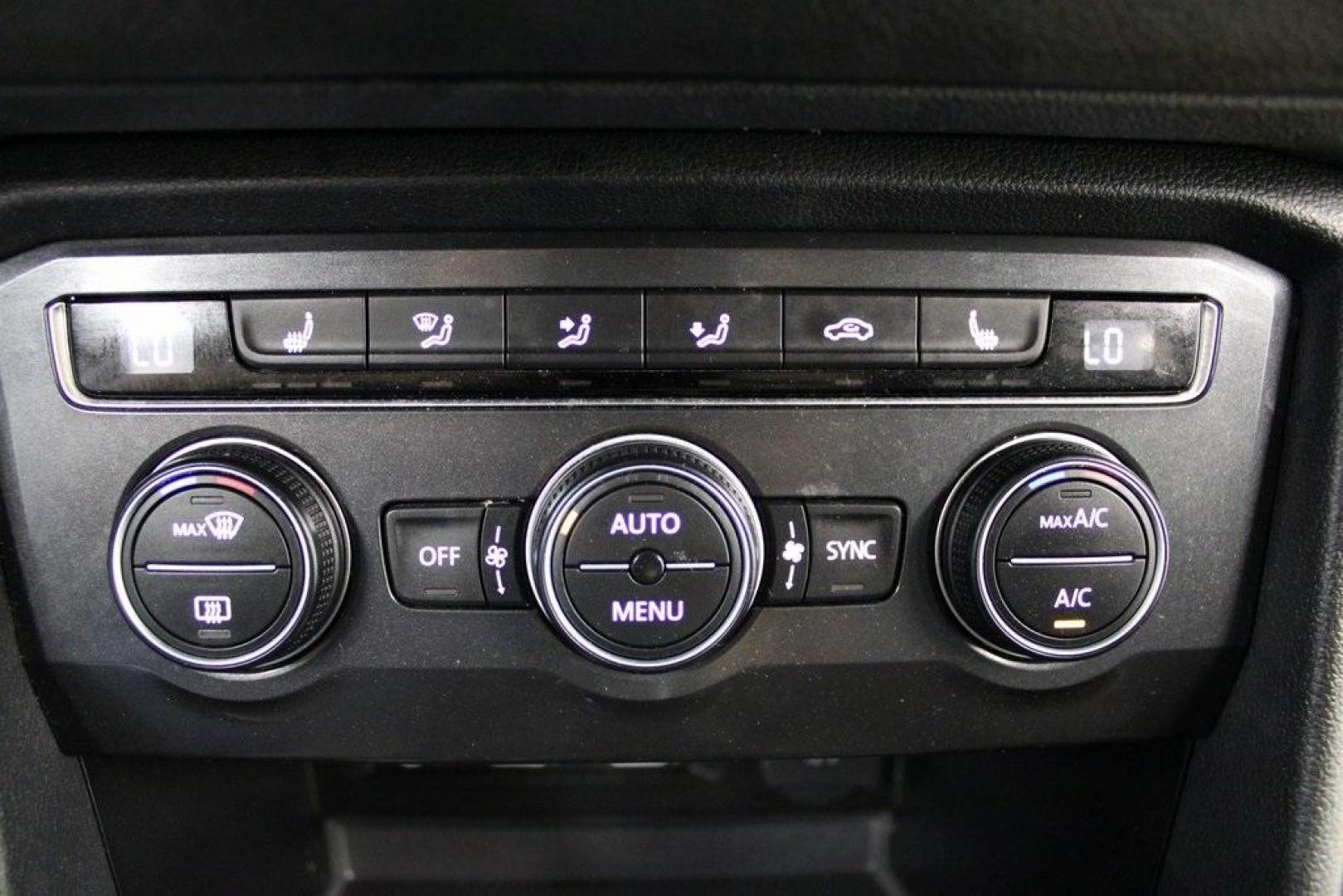 2018 Silk Blue Metallic /Titan Black Volkswagen Tiguan 2.0T SEL (3VV3B7AX2JM) with an 2.0L TSI DOHC engine, Automatic transmission, located at 15300 Midway Rd., Addison, TX, 75001, (972) 702-0011, 32.958321, -96.838074 - Photo#20