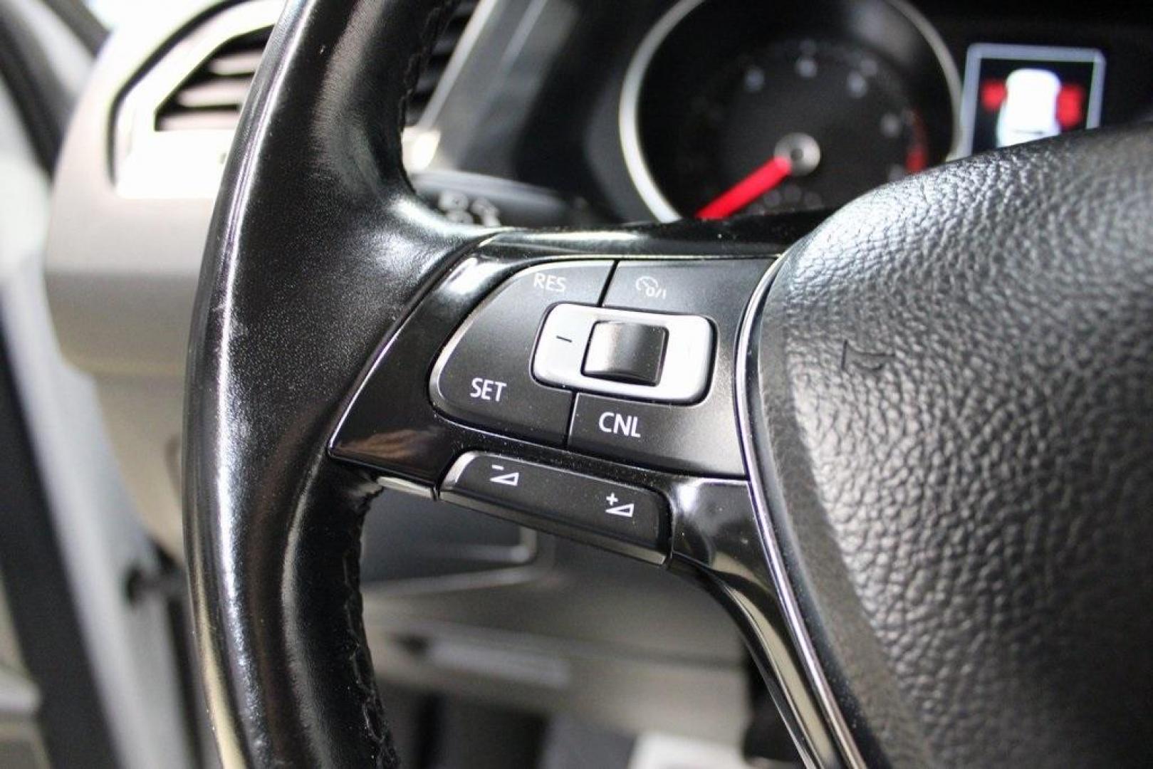 2018 Silk Blue Metallic /Titan Black Volkswagen Tiguan 2.0T SEL (3VV3B7AX2JM) with an 2.0L TSI DOHC engine, Automatic transmission, located at 15300 Midway Rd., Addison, TX, 75001, (972) 702-0011, 32.958321, -96.838074 - Photo#23