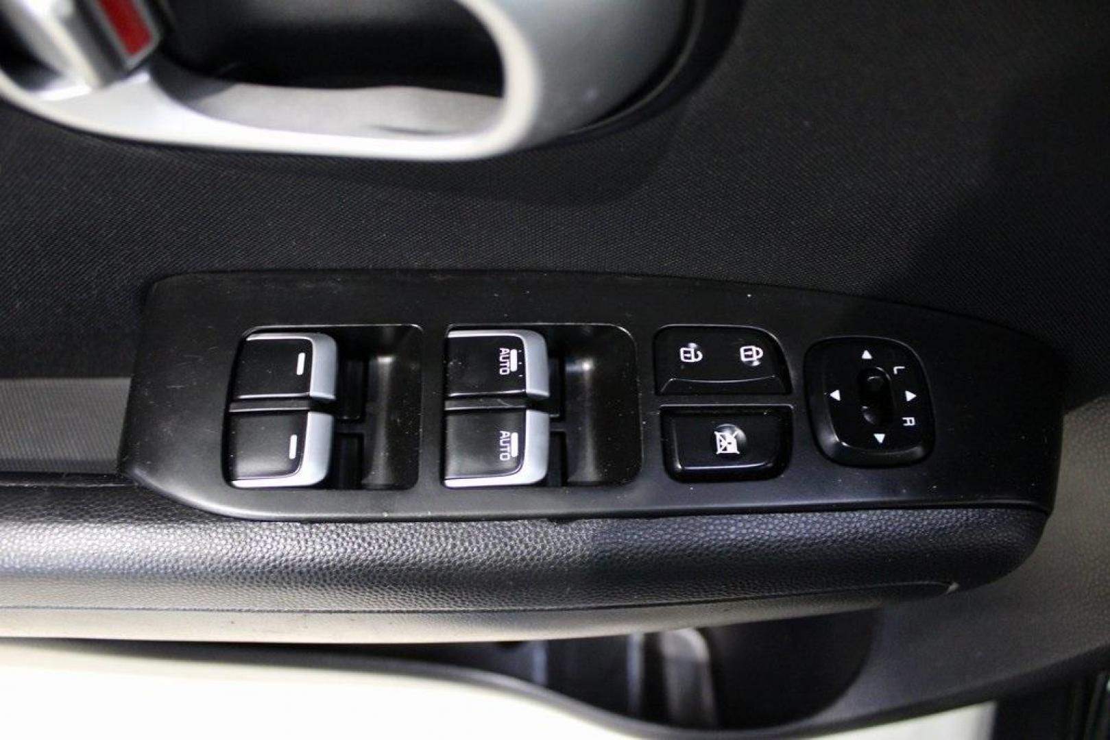 2018 Shadow Black /Black Kia Soul Plus (KNDJP3A51J7) with an I4 engine, Automatic transmission, located at 15300 Midway Rd., Addison, TX, 75001, (972) 702-0011, 32.958321, -96.838074 - Photo#24