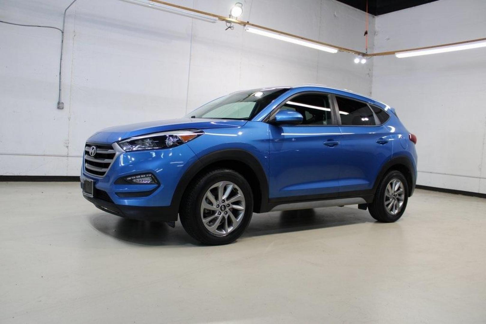 2018 Caribbean Blue /Black Hyundai Tucson SEL (KM8J3CA4XJU) with an 2.0L DOHC engine, Automatic transmission, located at 15300 Midway Rd., Addison, TX, 75001, (972) 702-0011, 32.958321, -96.838074 - Photo#4