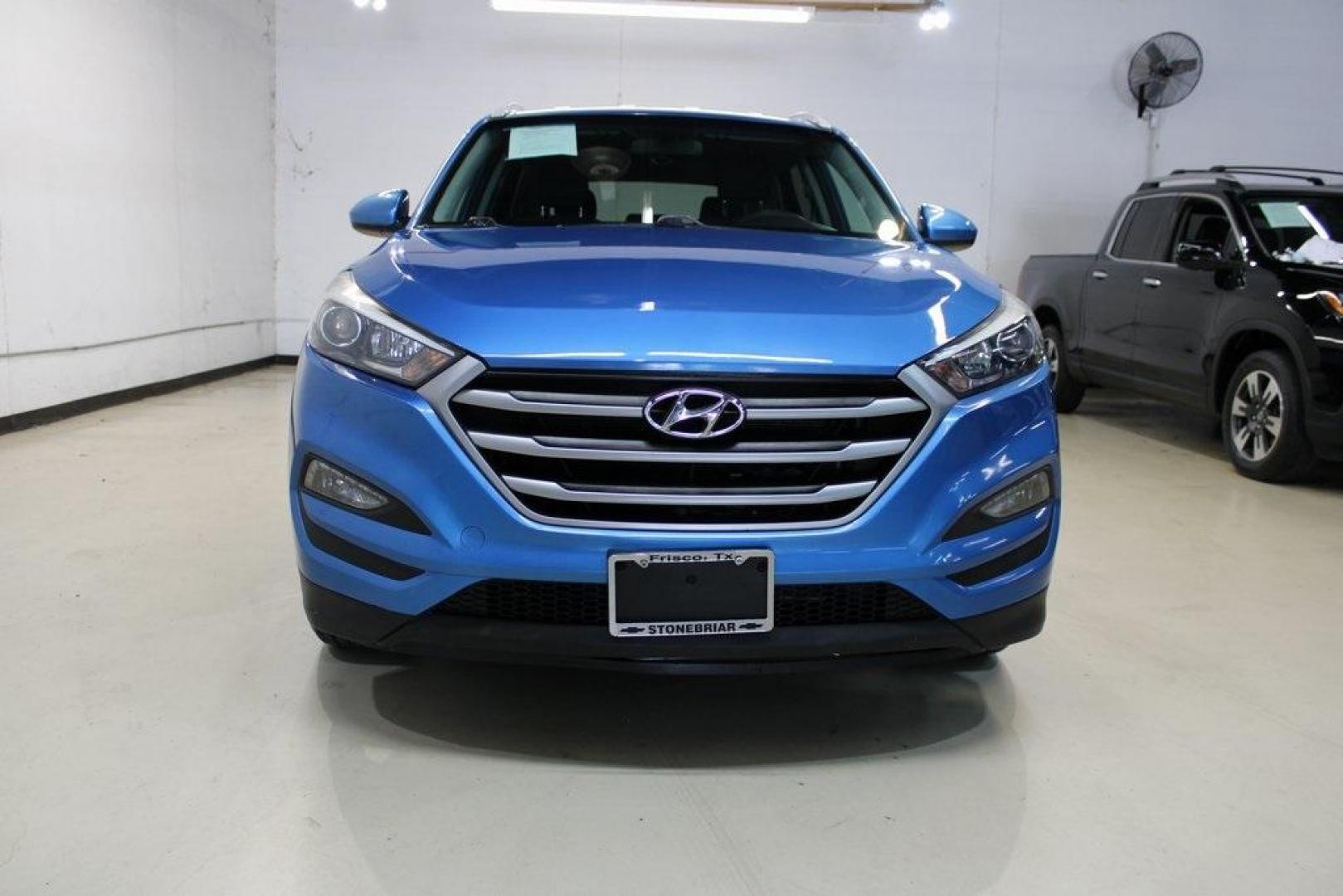2018 Caribbean Blue /Black Hyundai Tucson SEL (KM8J3CA4XJU) with an 2.0L DOHC engine, Automatic transmission, located at 15300 Midway Rd., Addison, TX, 75001, (972) 702-0011, 32.958321, -96.838074 - Photo#5