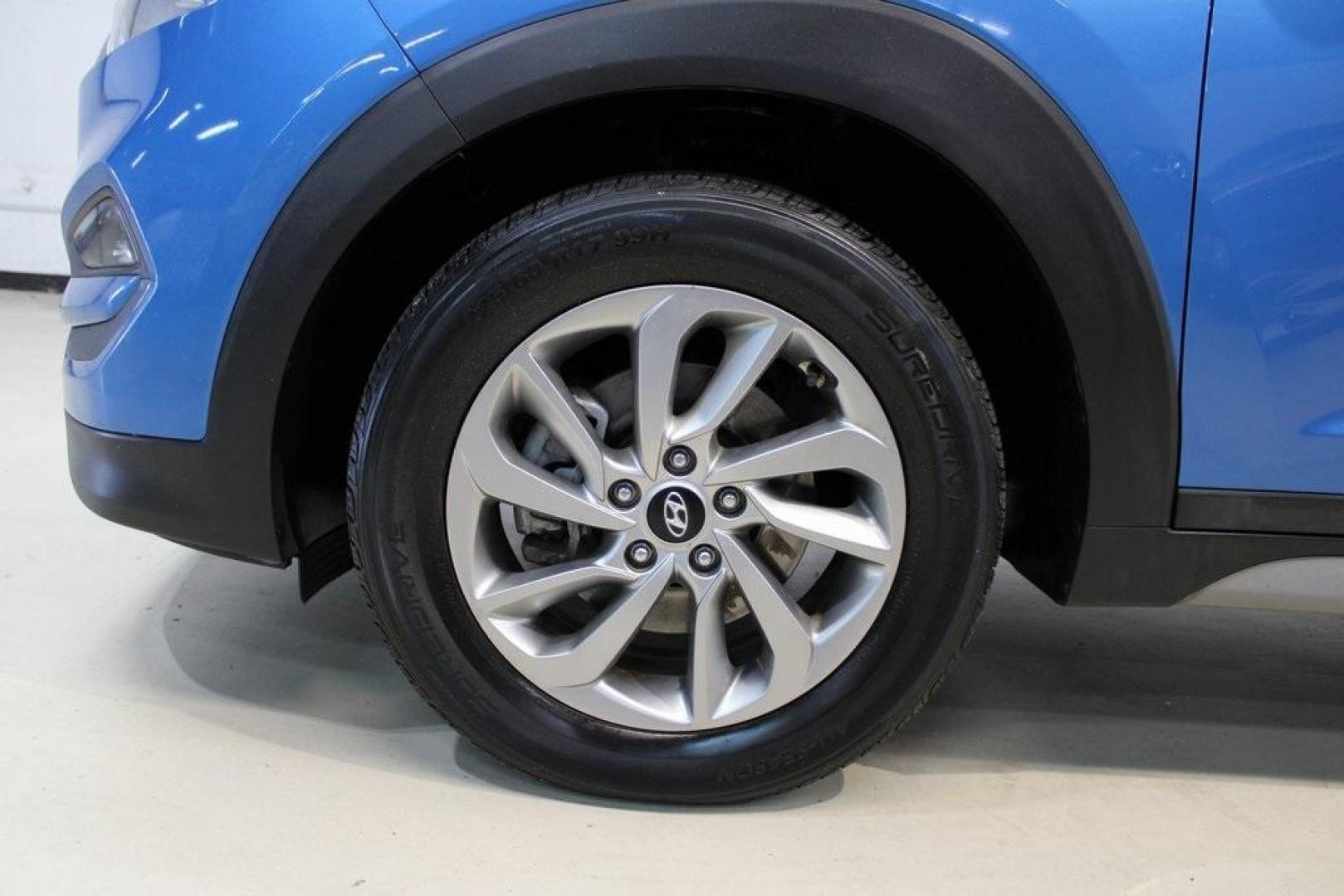 2018 Caribbean Blue /Black Hyundai Tucson SEL (KM8J3CA4XJU) with an 2.0L DOHC engine, Automatic transmission, located at 15300 Midway Rd., Addison, TX, 75001, (972) 702-0011, 32.958321, -96.838074 - Photo#8