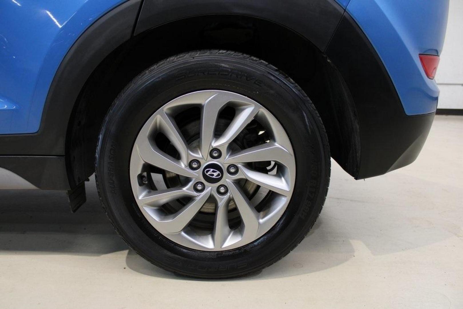 2018 Caribbean Blue /Black Hyundai Tucson SEL (KM8J3CA4XJU) with an 2.0L DOHC engine, Automatic transmission, located at 15300 Midway Rd., Addison, TX, 75001, (972) 702-0011, 32.958321, -96.838074 - Photo#9