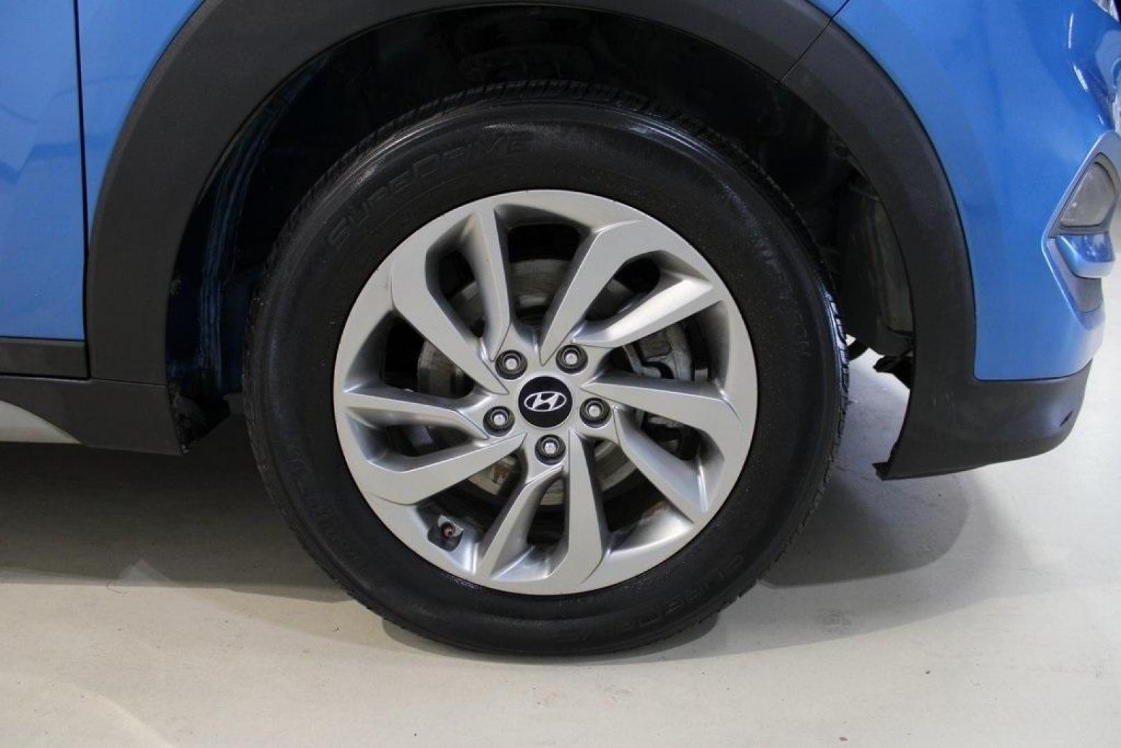 2018 Caribbean Blue /Black Hyundai Tucson SEL (KM8J3CA4XJU) with an 2.0L DOHC engine, Automatic transmission, located at 15300 Midway Rd., Addison, TX, 75001, (972) 702-0011, 32.958321, -96.838074 - Photo#11