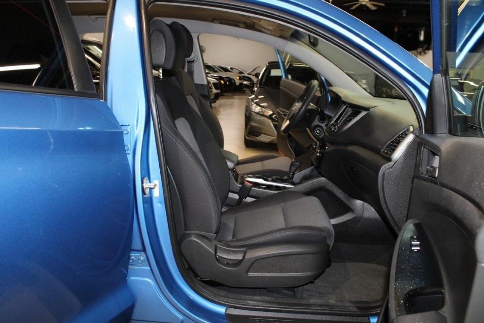 2018 Caribbean Blue /Black Hyundai Tucson SEL (KM8J3CA4XJU) with an 2.0L DOHC engine, Automatic transmission, located at 15300 Midway Rd., Addison, TX, 75001, (972) 702-0011, 32.958321, -96.838074 - Photo#13