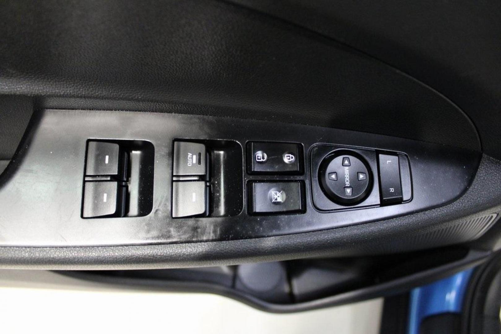 2018 Caribbean Blue /Black Hyundai Tucson SEL (KM8J3CA4XJU) with an 2.0L DOHC engine, Automatic transmission, located at 15300 Midway Rd., Addison, TX, 75001, (972) 702-0011, 32.958321, -96.838074 - Photo#26