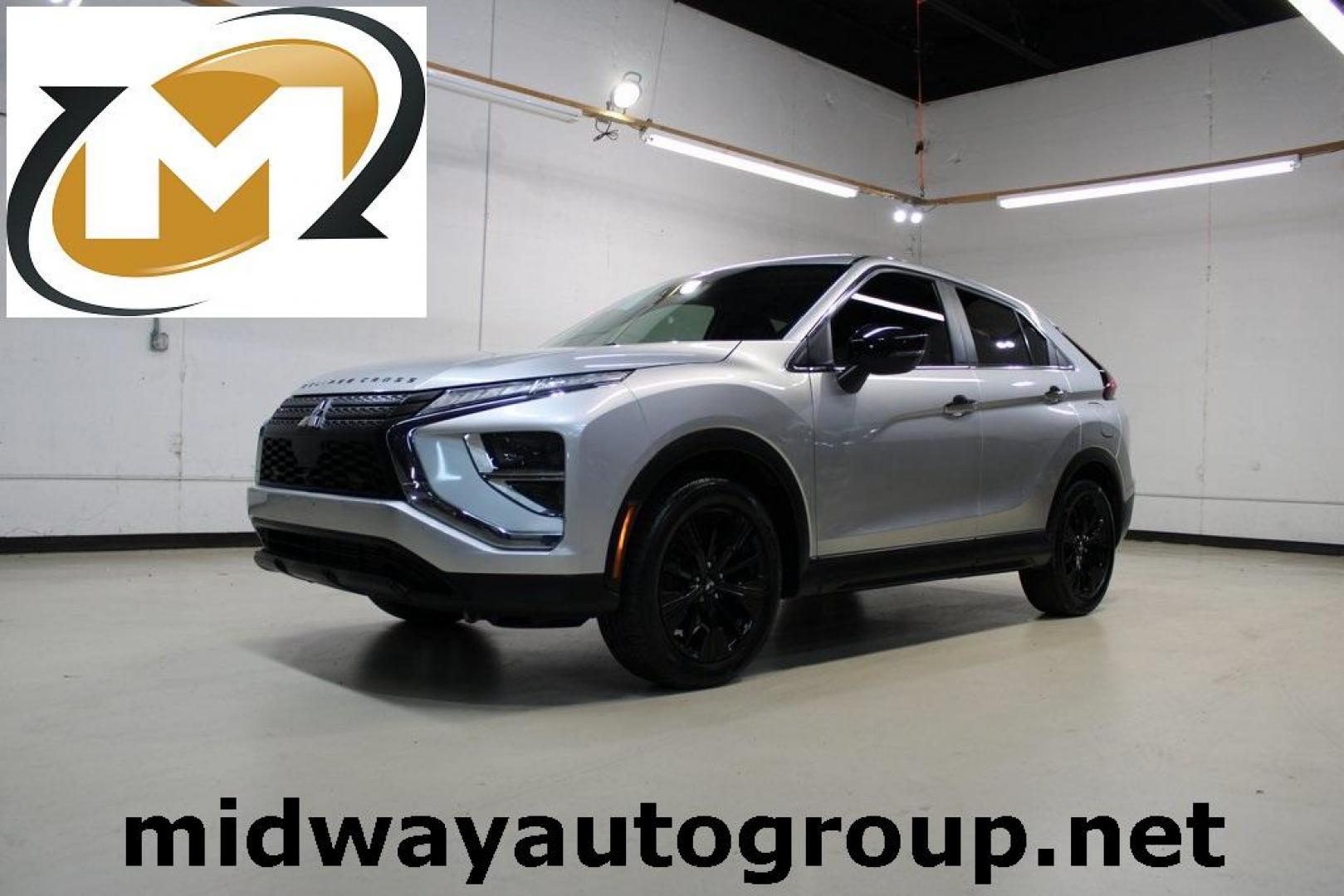 2022 Alloy Silver Metallic /Black Mitsubishi Eclipse Cross LE (JA4ASVAA3NZ) with an 1.5L I4 DI Turbocharged DOHC 16V LEV3-ULEV70 152hp engine, CVT transmission, located at 15300 Midway Rd., Addison, TX, 75001, (972) 702-0011, 32.958321, -96.838074 - Photo#0