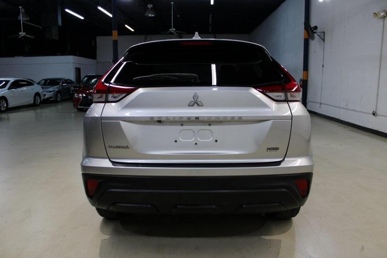 2022 Alloy Silver Metallic /Black Mitsubishi Eclipse Cross LE (JA4ASVAA3NZ) with an 1.5L I4 DI Turbocharged DOHC 16V LEV3-ULEV70 152hp engine, CVT transmission, located at 15300 Midway Rd., Addison, TX, 75001, (972) 702-0011, 32.958321, -96.838074 - Photo#7