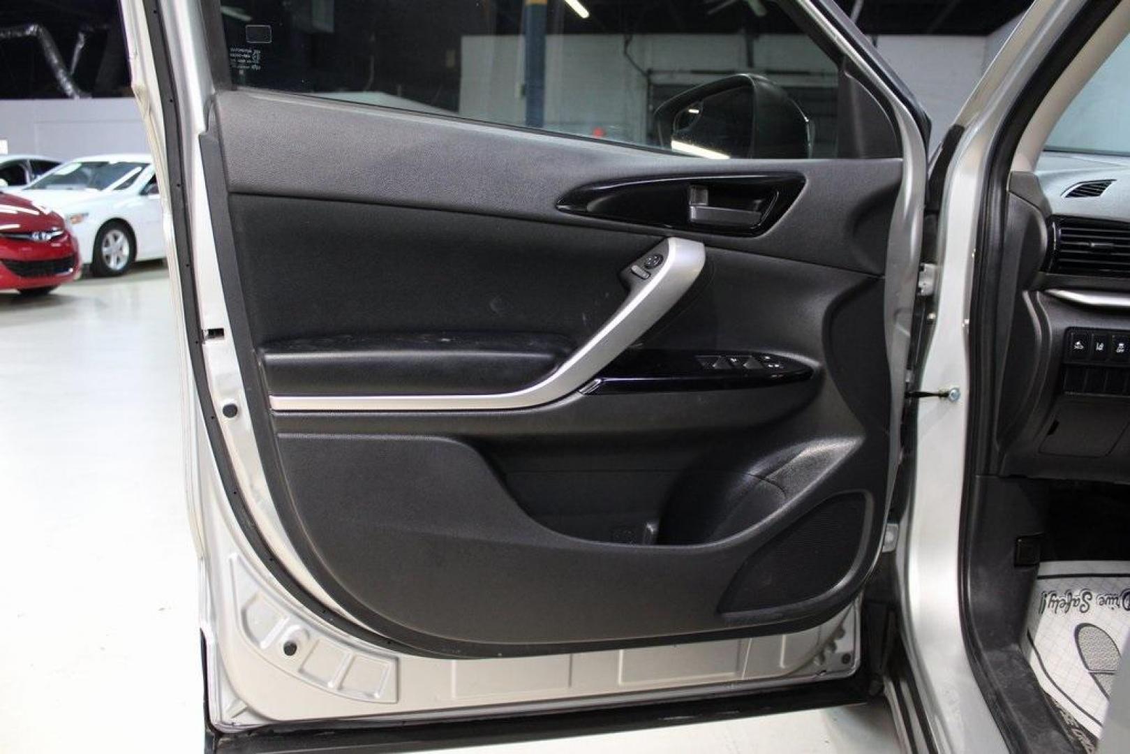 2022 Alloy Silver Metallic /Black Mitsubishi Eclipse Cross LE (JA4ASVAA3NZ) with an 1.5L I4 DI Turbocharged DOHC 16V LEV3-ULEV70 152hp engine, CVT transmission, located at 15300 Midway Rd., Addison, TX, 75001, (972) 702-0011, 32.958321, -96.838074 - Photo#24