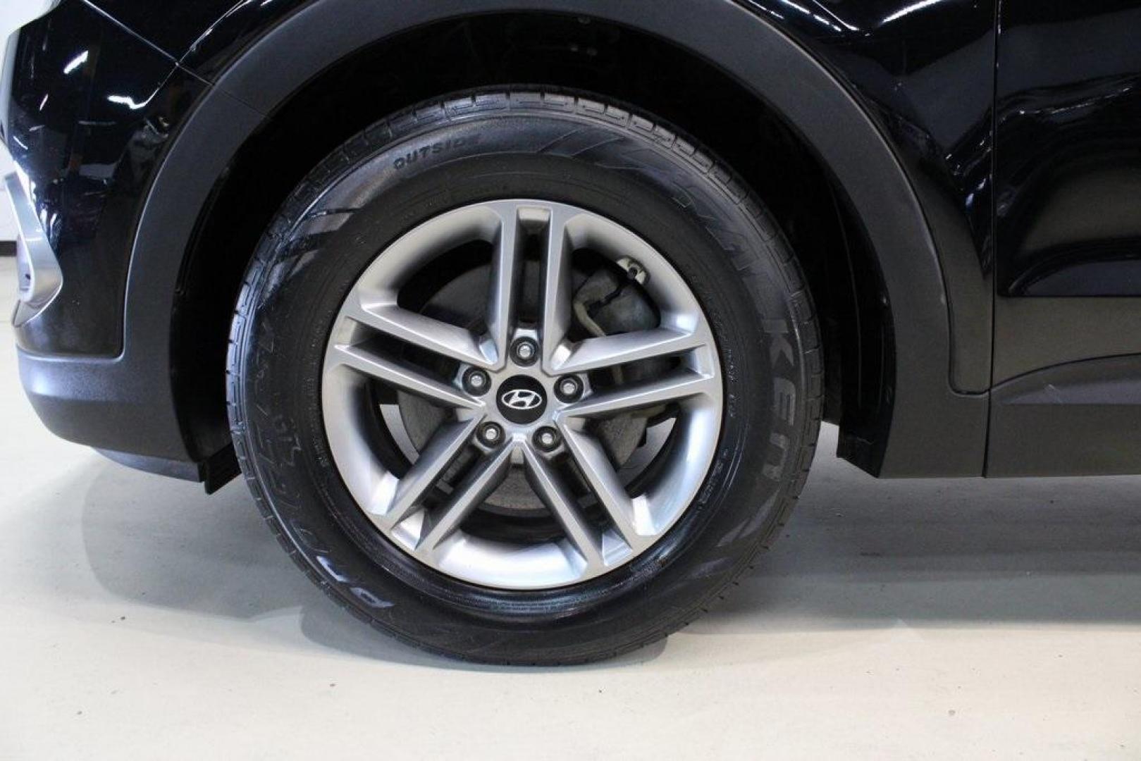 2018 Twilight Black /Gray Hyundai Santa Fe Sport 2.4 Base (5XYZT3LBXJG) with an 2.4L I4 DGI DOHC 16V engine, Automatic transmission, located at 15300 Midway Rd., Addison, TX, 75001, (972) 702-0011, 32.958321, -96.838074 - Photo#8